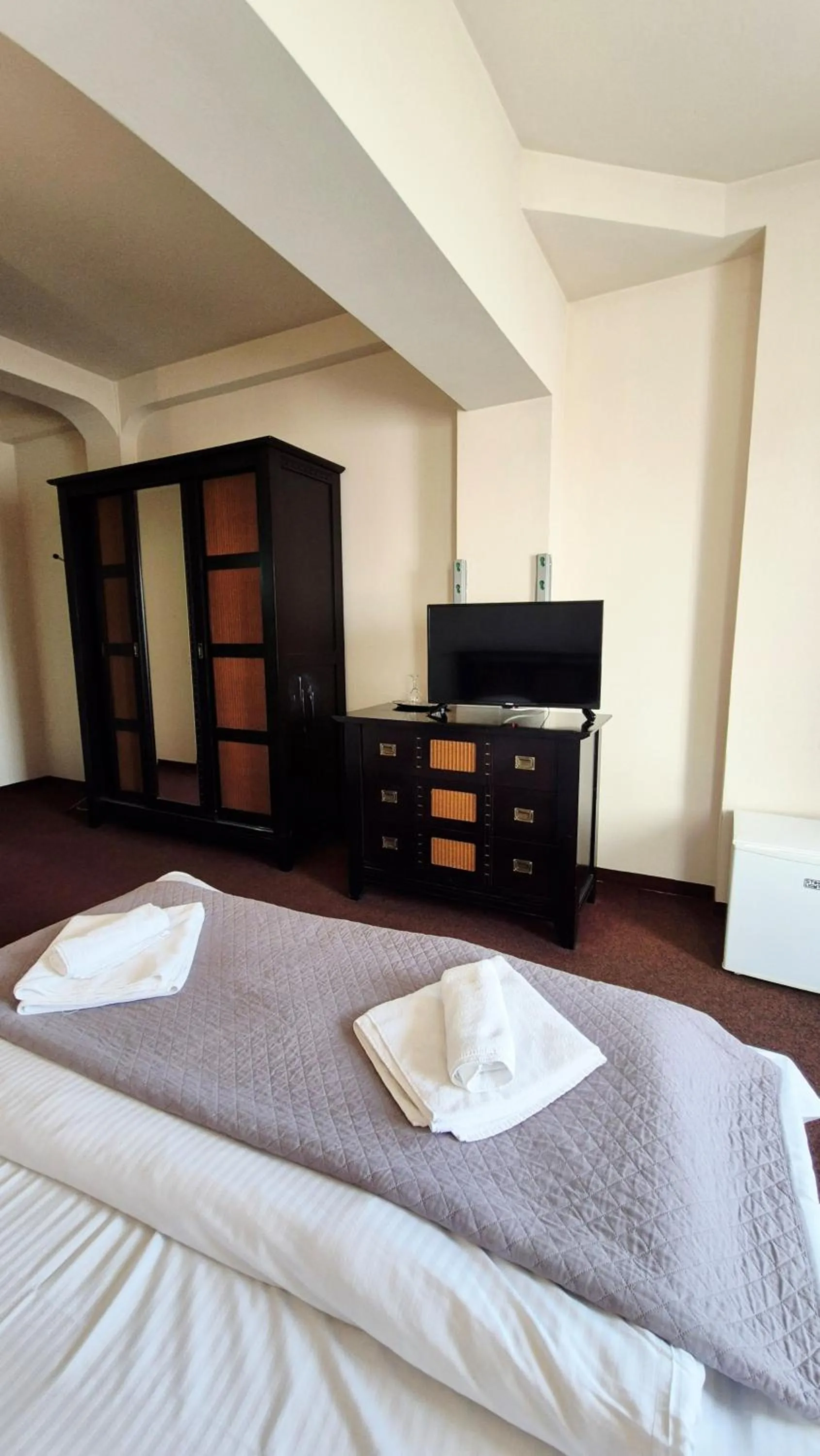 Photo of the whole room, Bed in Hotel Imperial