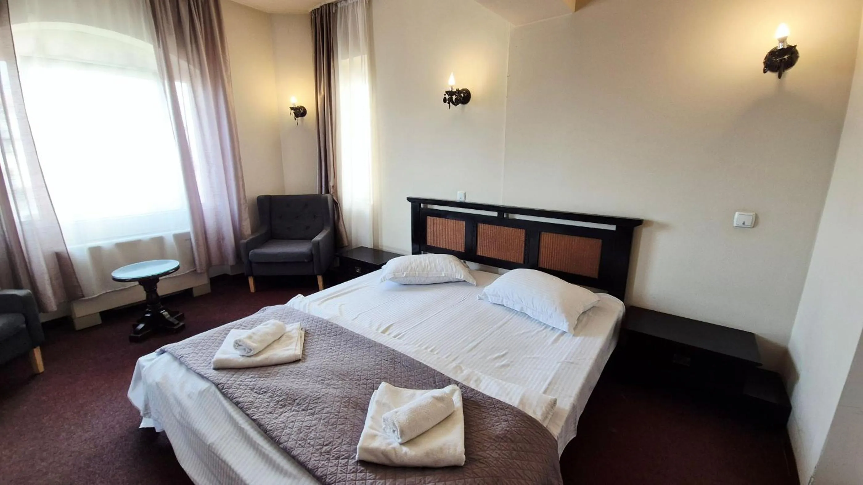 Photo of the whole room, Bed in Hotel Imperial