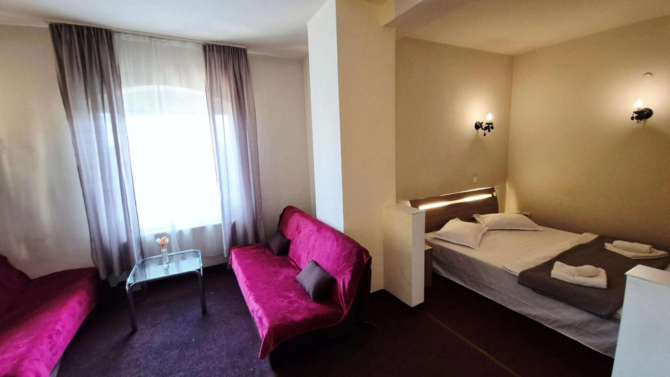 Photo of the whole room, Bed in Hotel Imperial