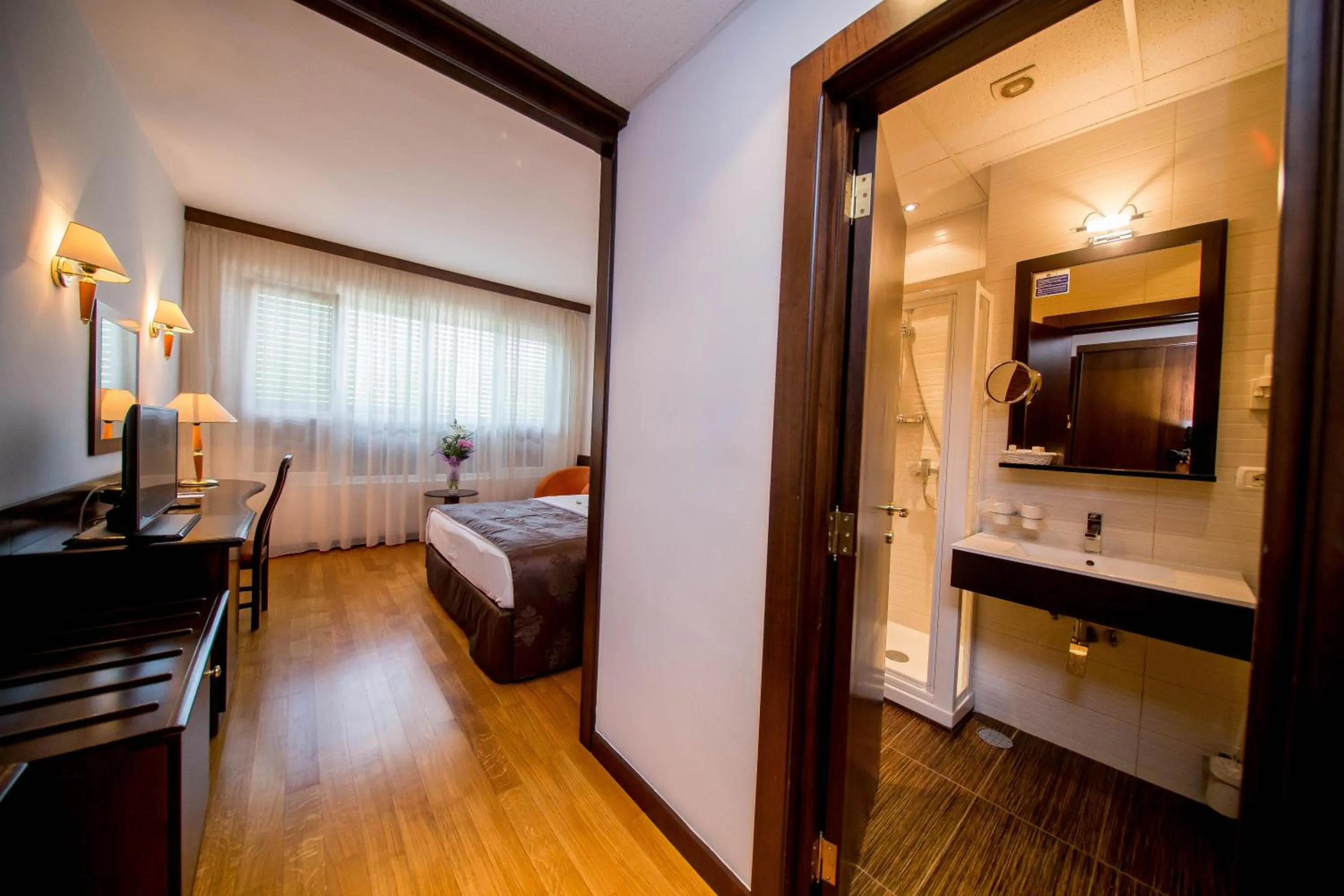 Photo of the whole room, Bed in Best Western Central Hotel