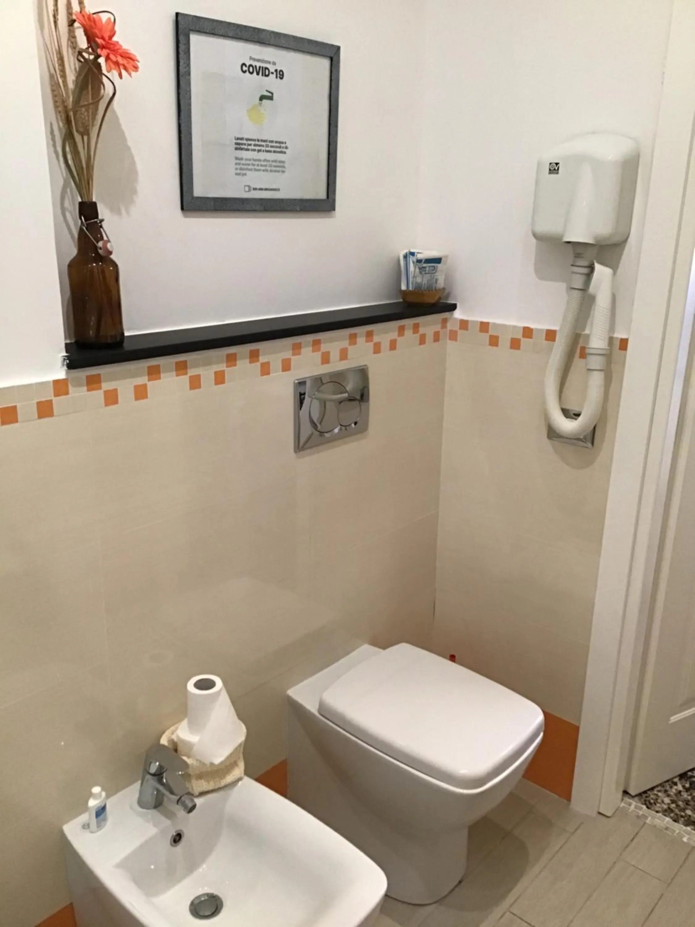 Toilet in B&B Lercari