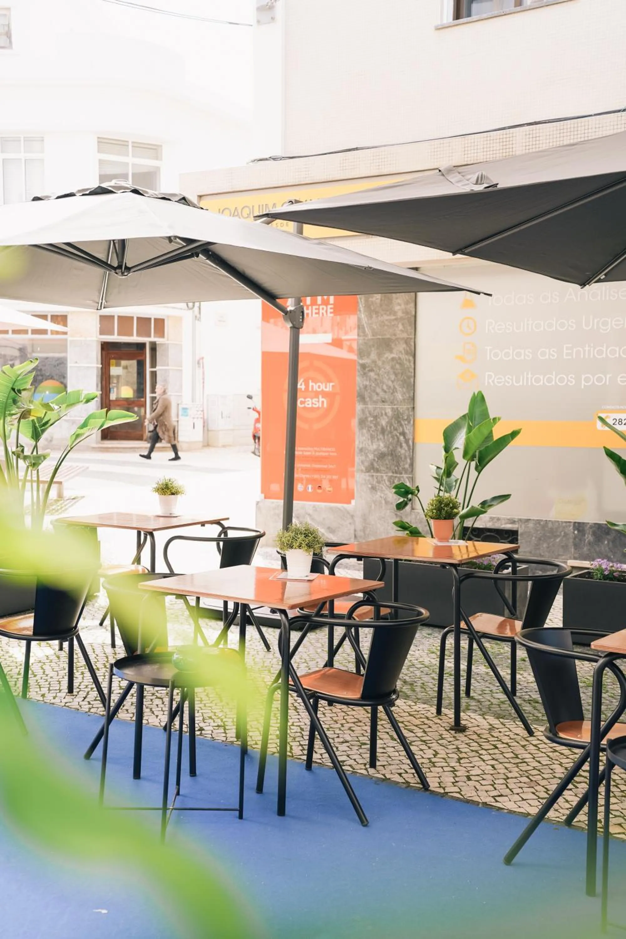 Restaurant/places to eat in PTM DownTown Hostel&Suites