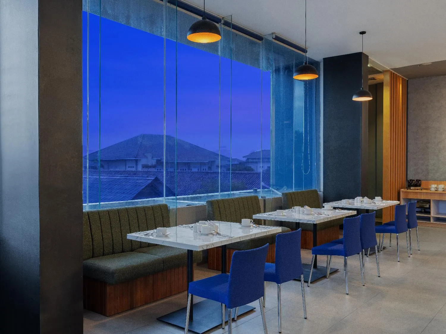 Restaurant/places to eat in favehotel Cilacap