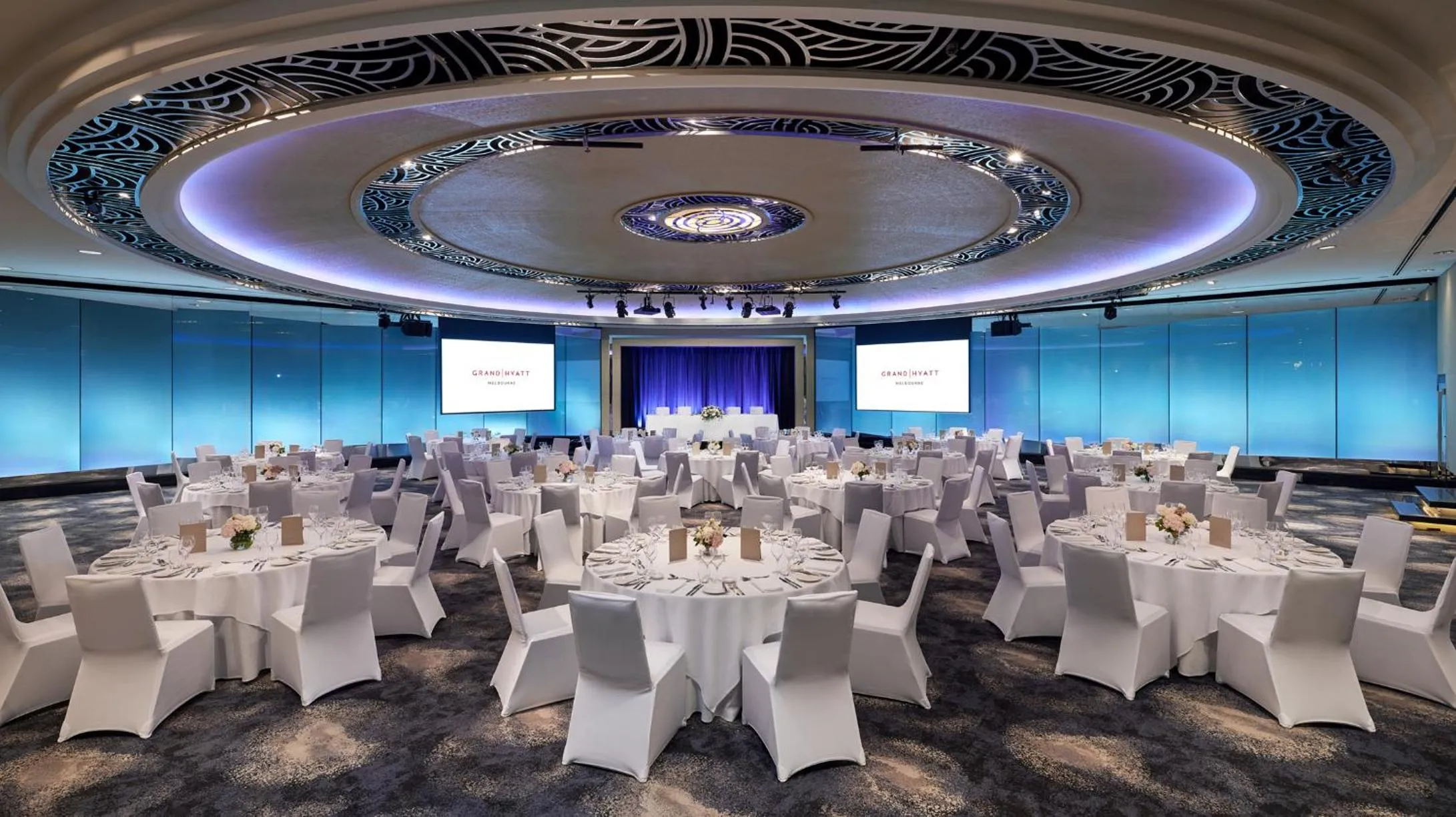 Evening entertainment in Grand Hyatt Melbourne