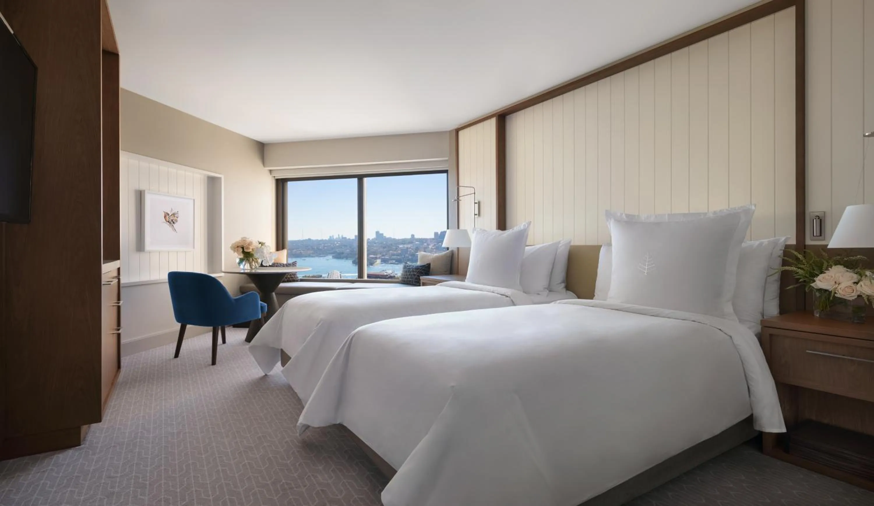 Bedroom, Bed in Four Seasons Hotel Sydney