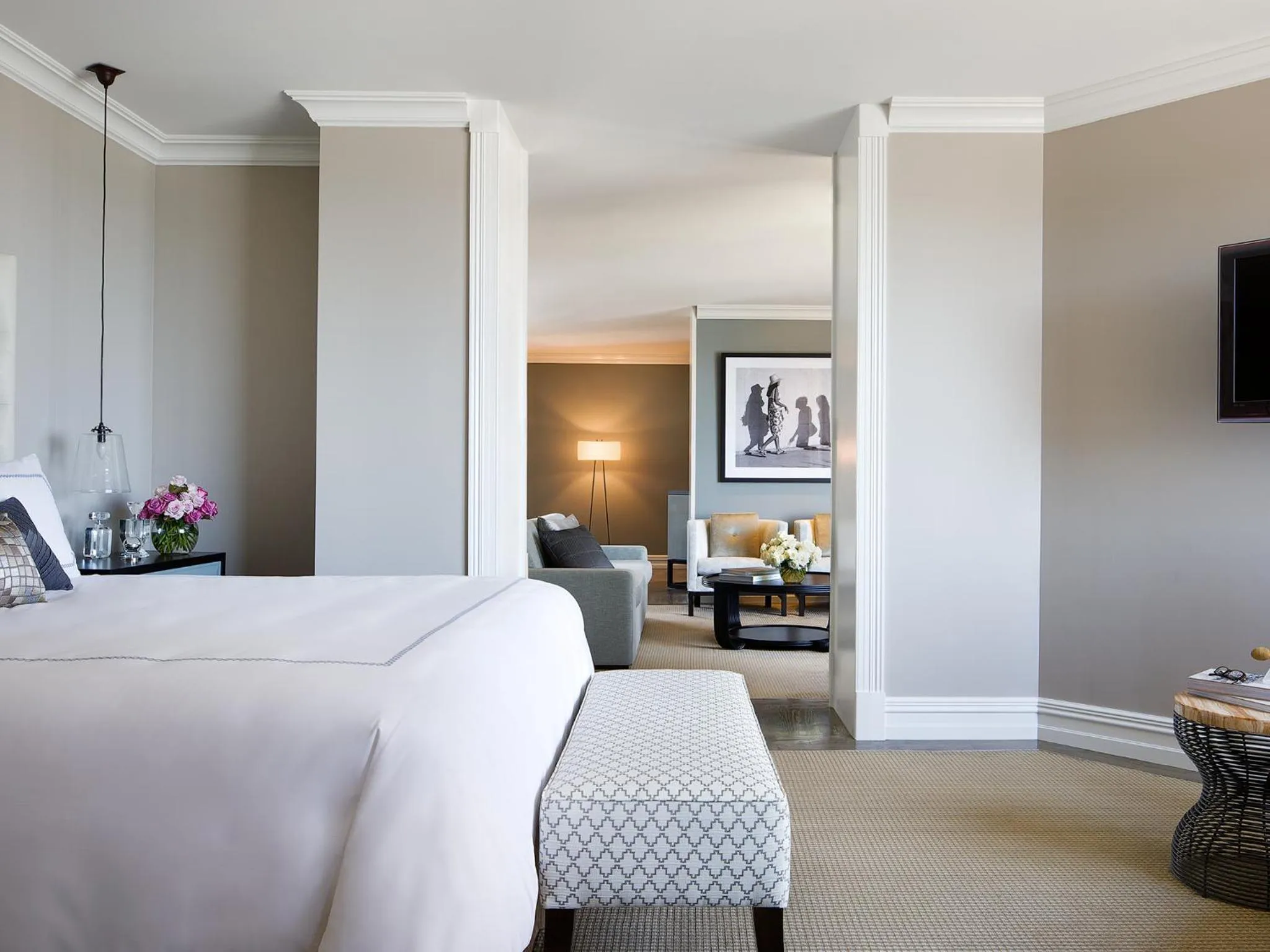 Bedroom, Bed in Four Seasons Hotel Sydney