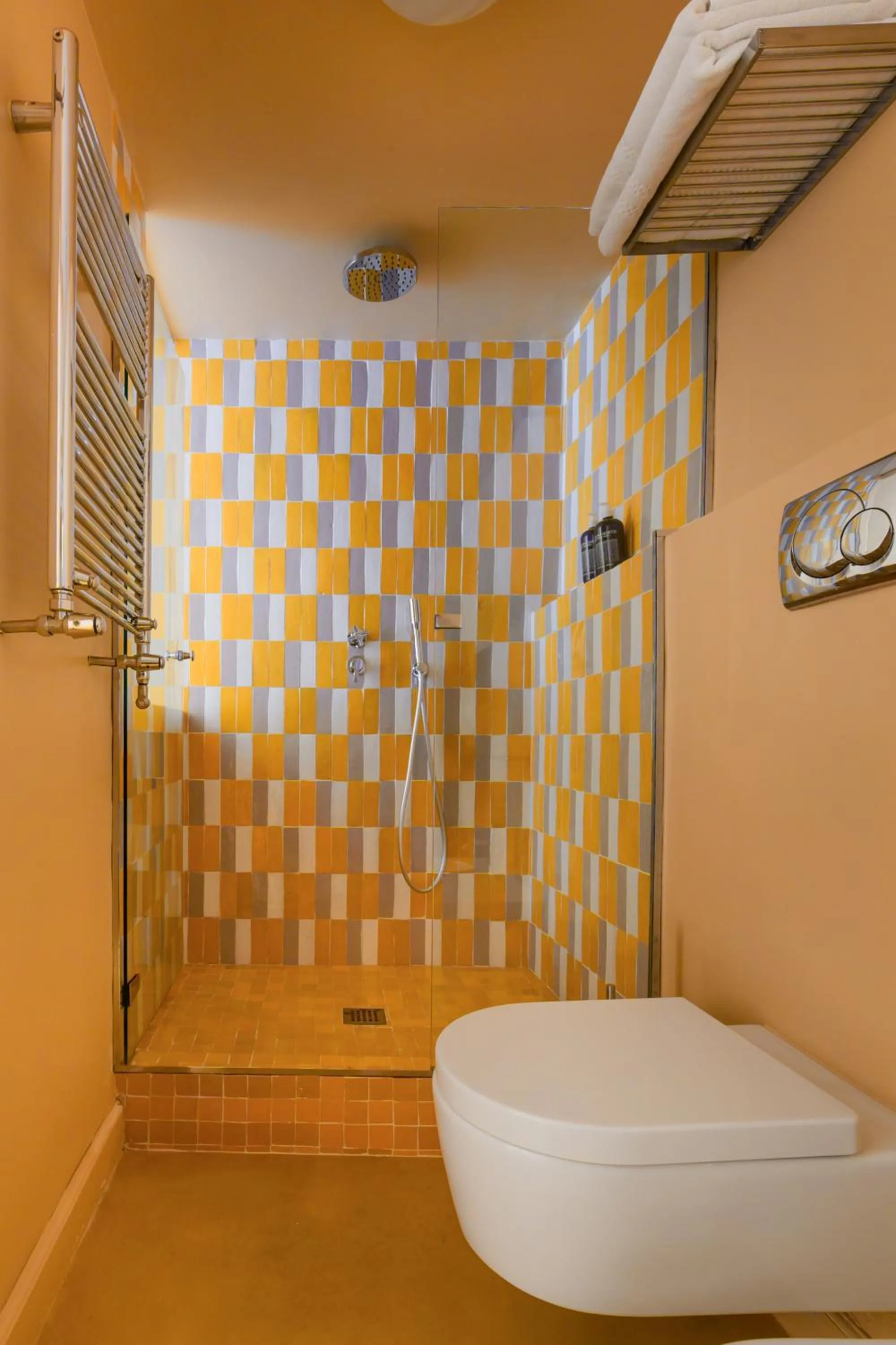 Shower in Prêtáloger Verdi 18