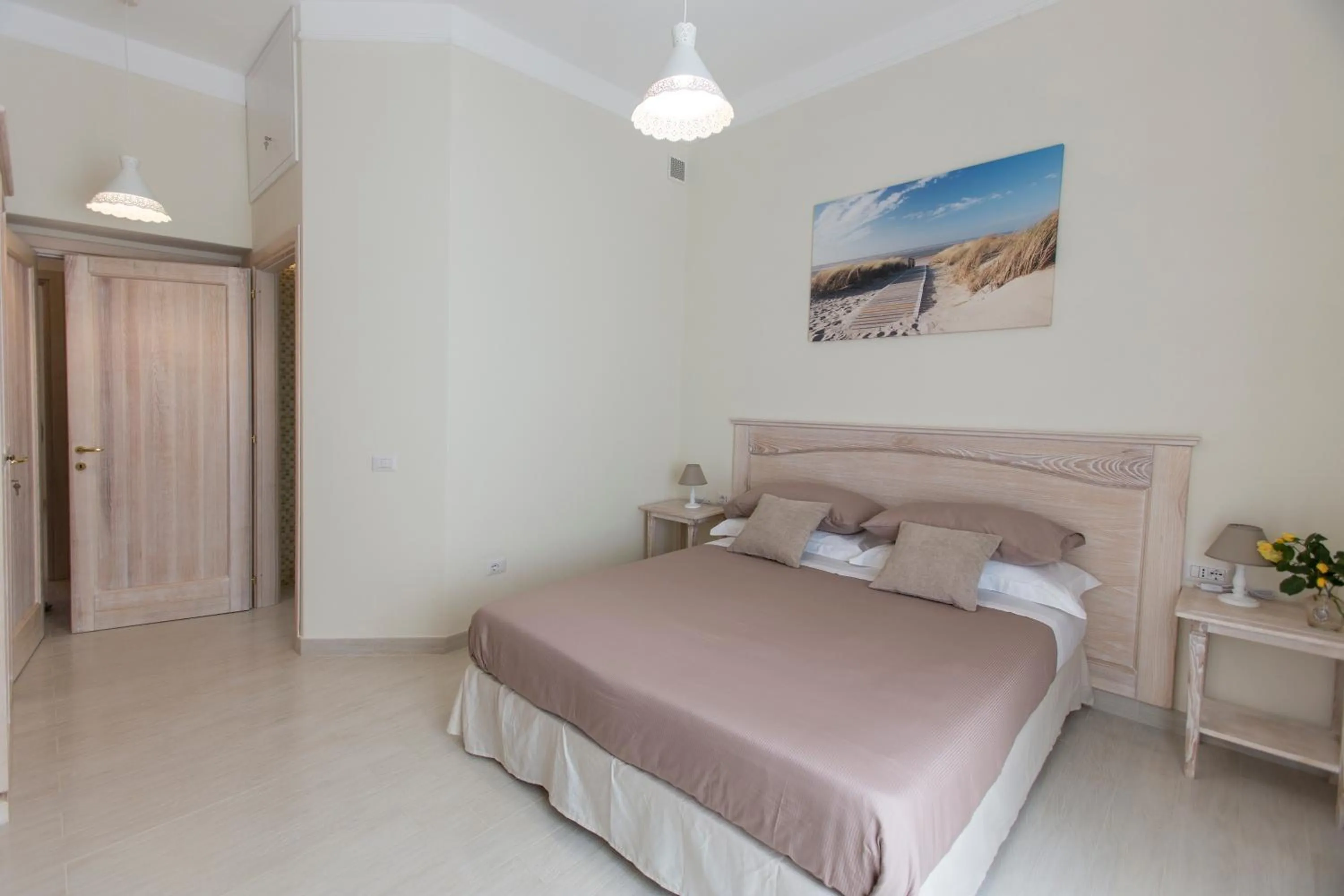 Staff, Bed in Brezza Marina Luxury Rooms