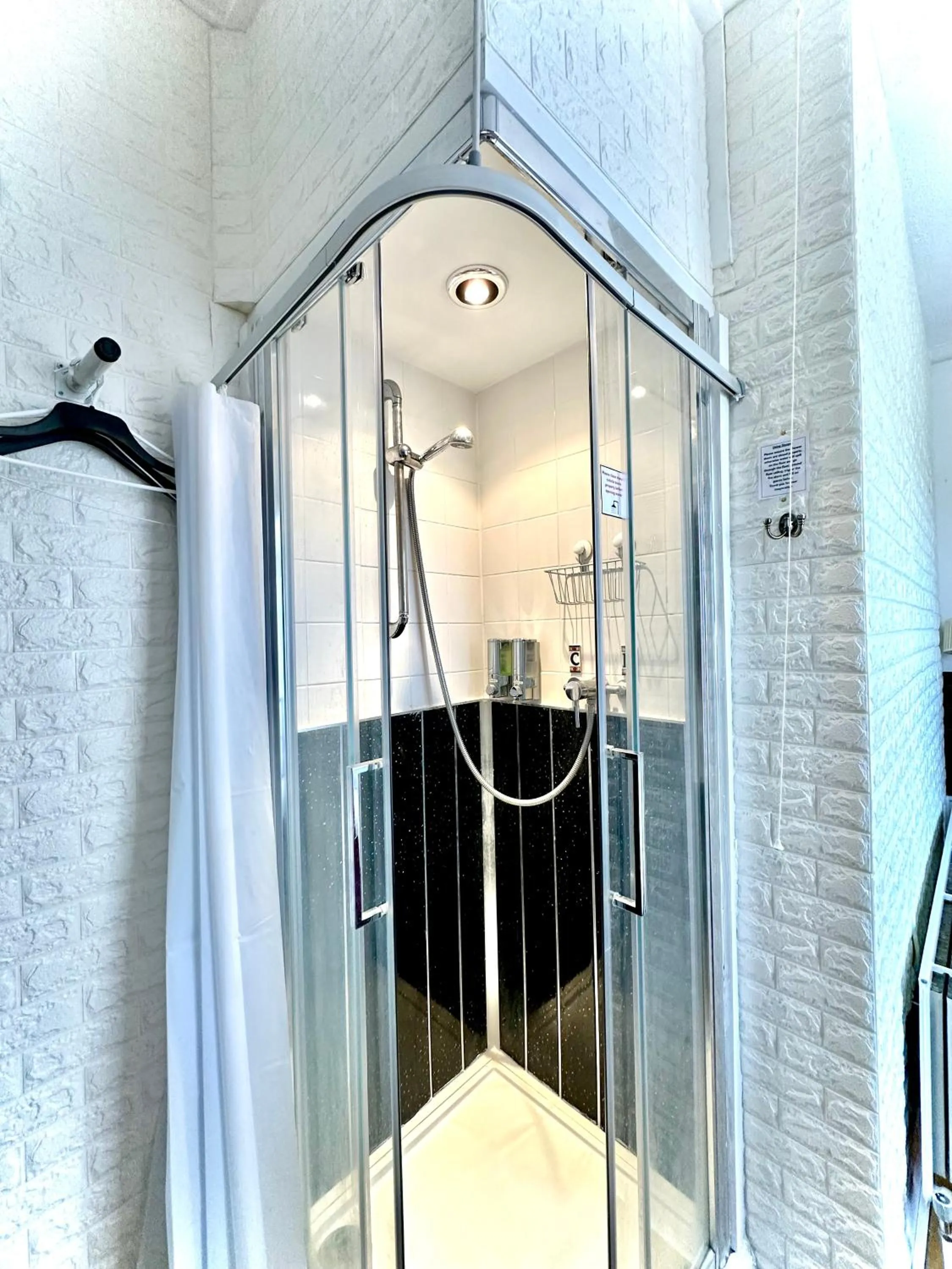 Shower in Anand Lodge