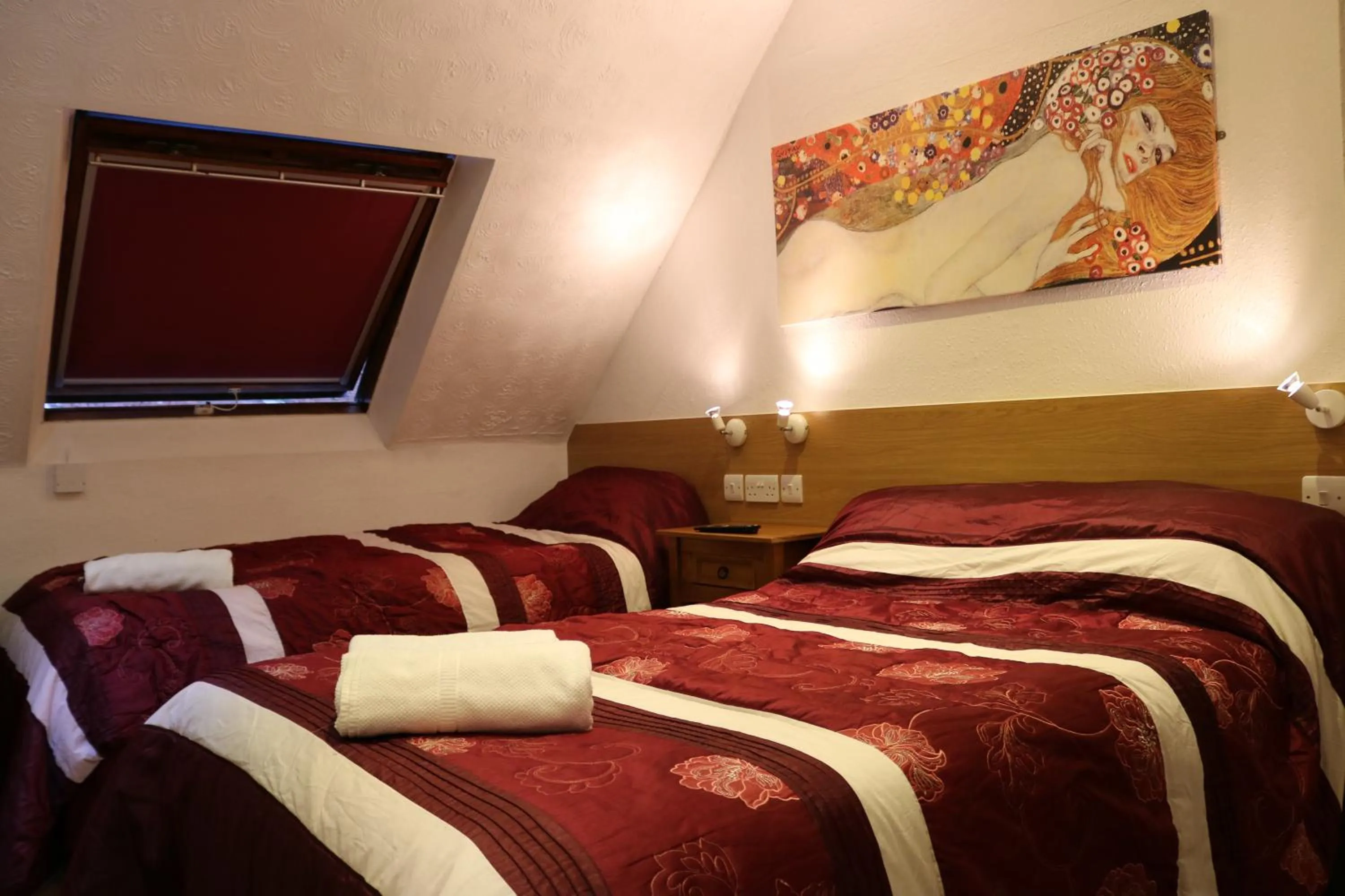 Bedroom, Bed in Anand Lodge