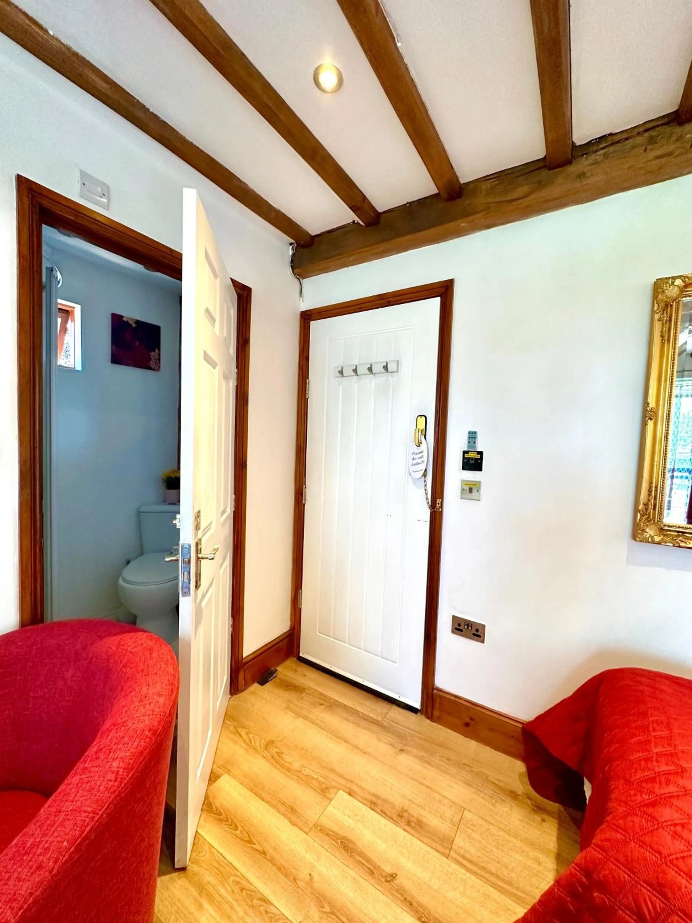 Toilet in Anand Lodge