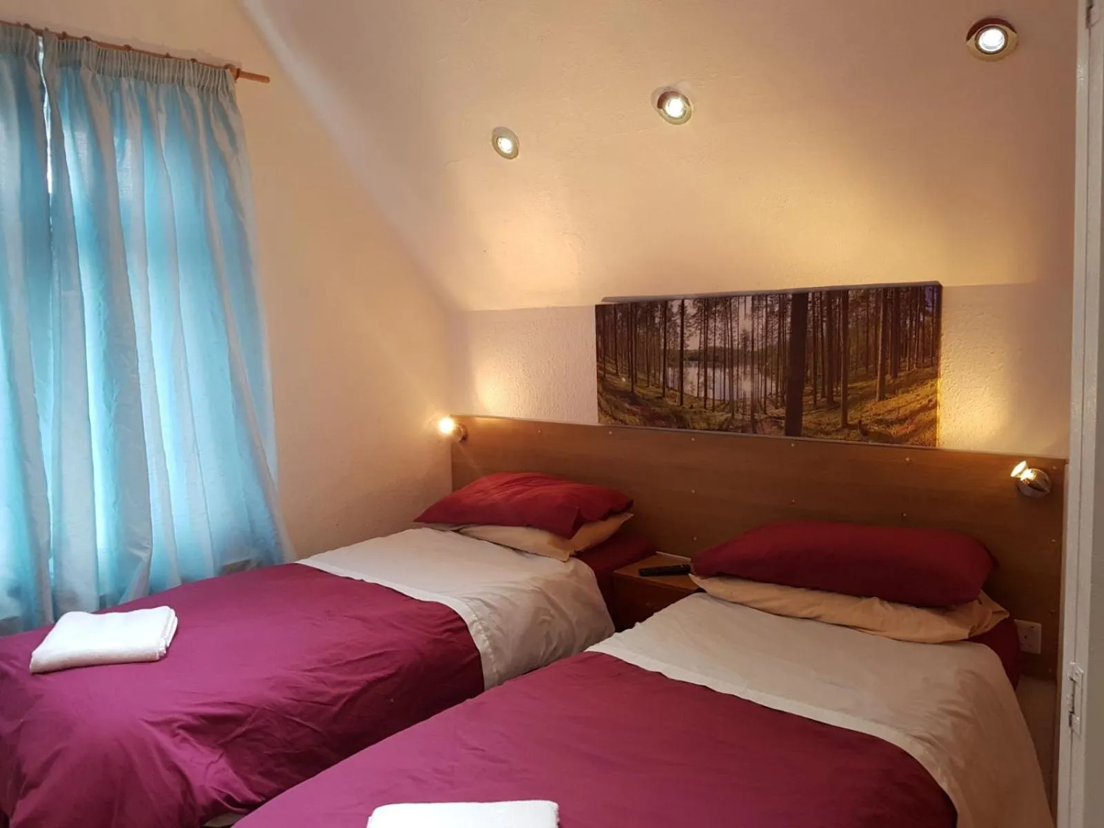 Bedroom, Bed in Anand Lodge