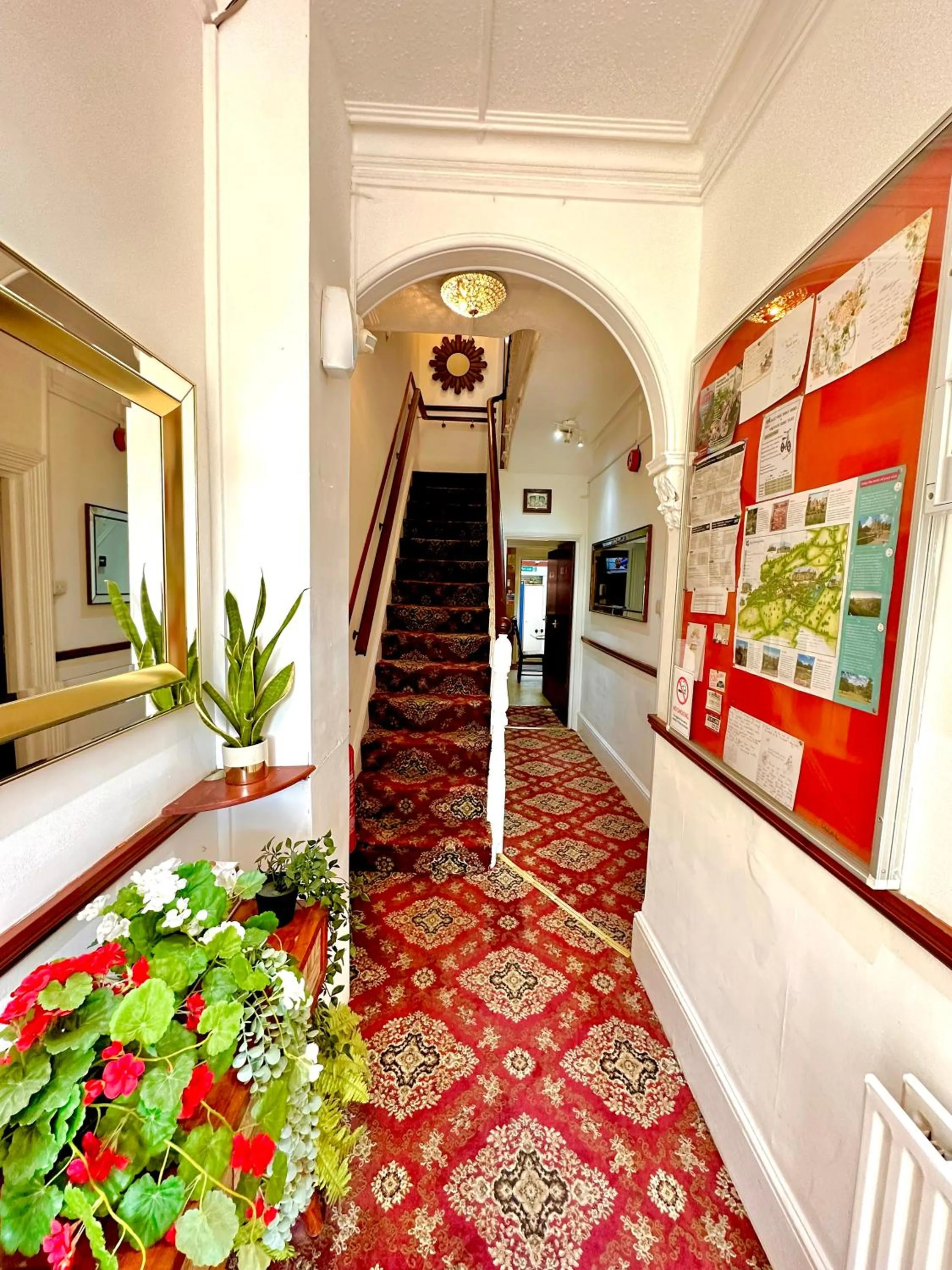 Property building in Anand Lodge