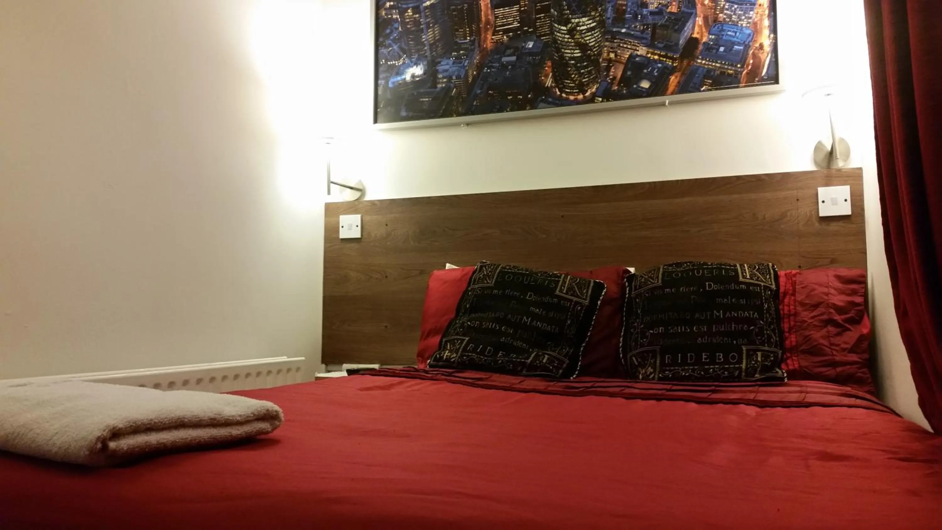 Bed in Anand Lodge