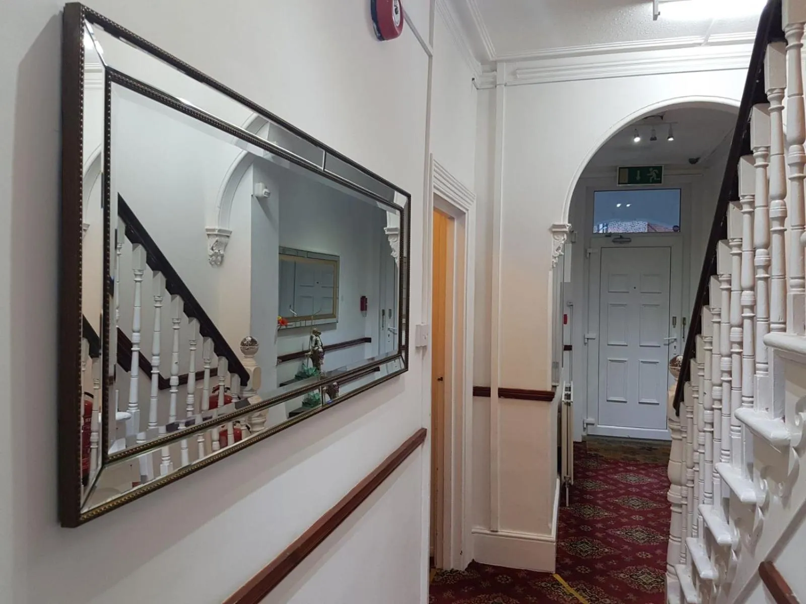 Facade/entrance in Anand Lodge