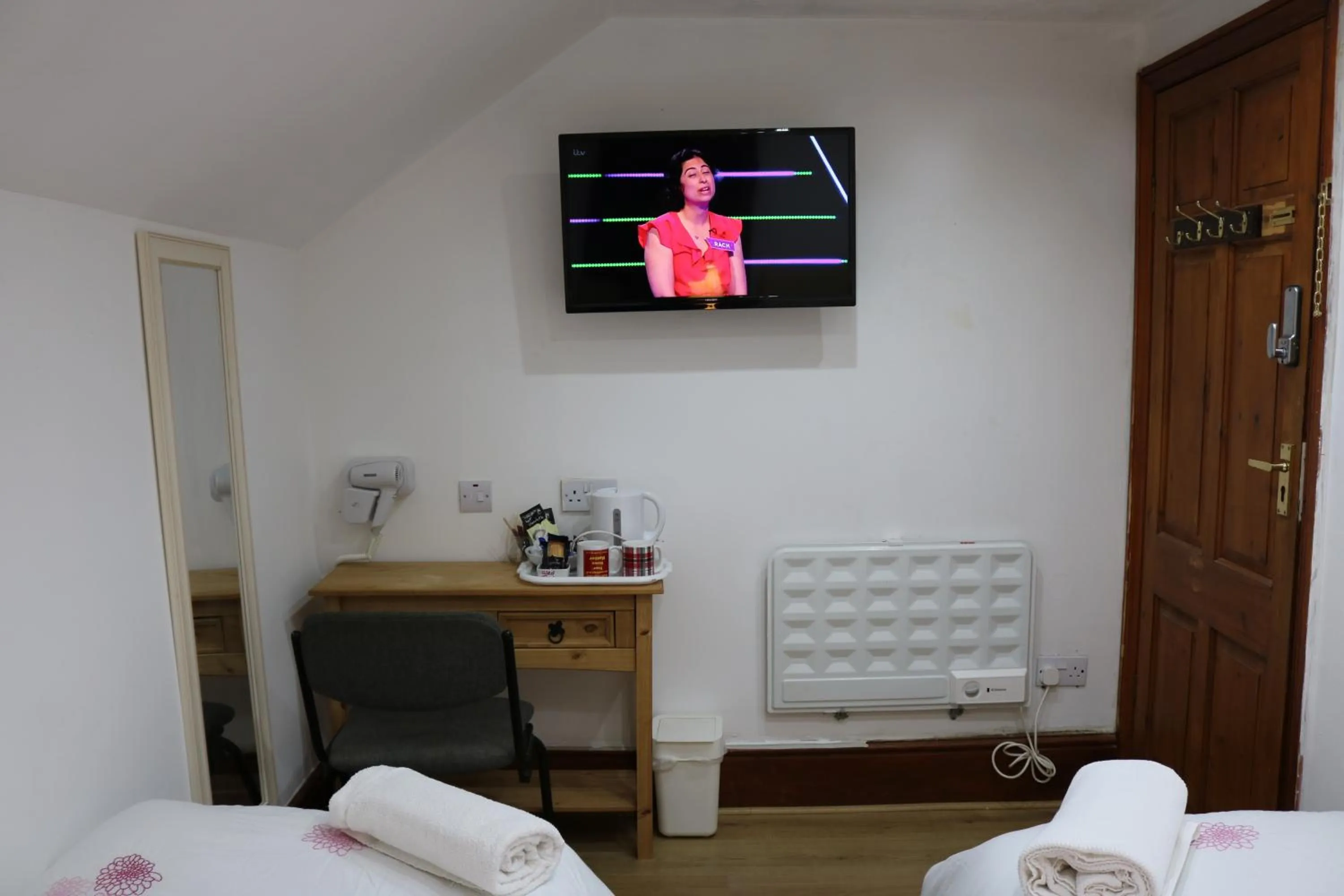 TV and multimedia, Bed in Anand Lodge