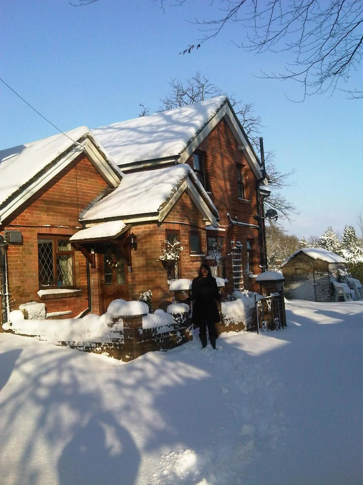 Property building in Anand Lodge