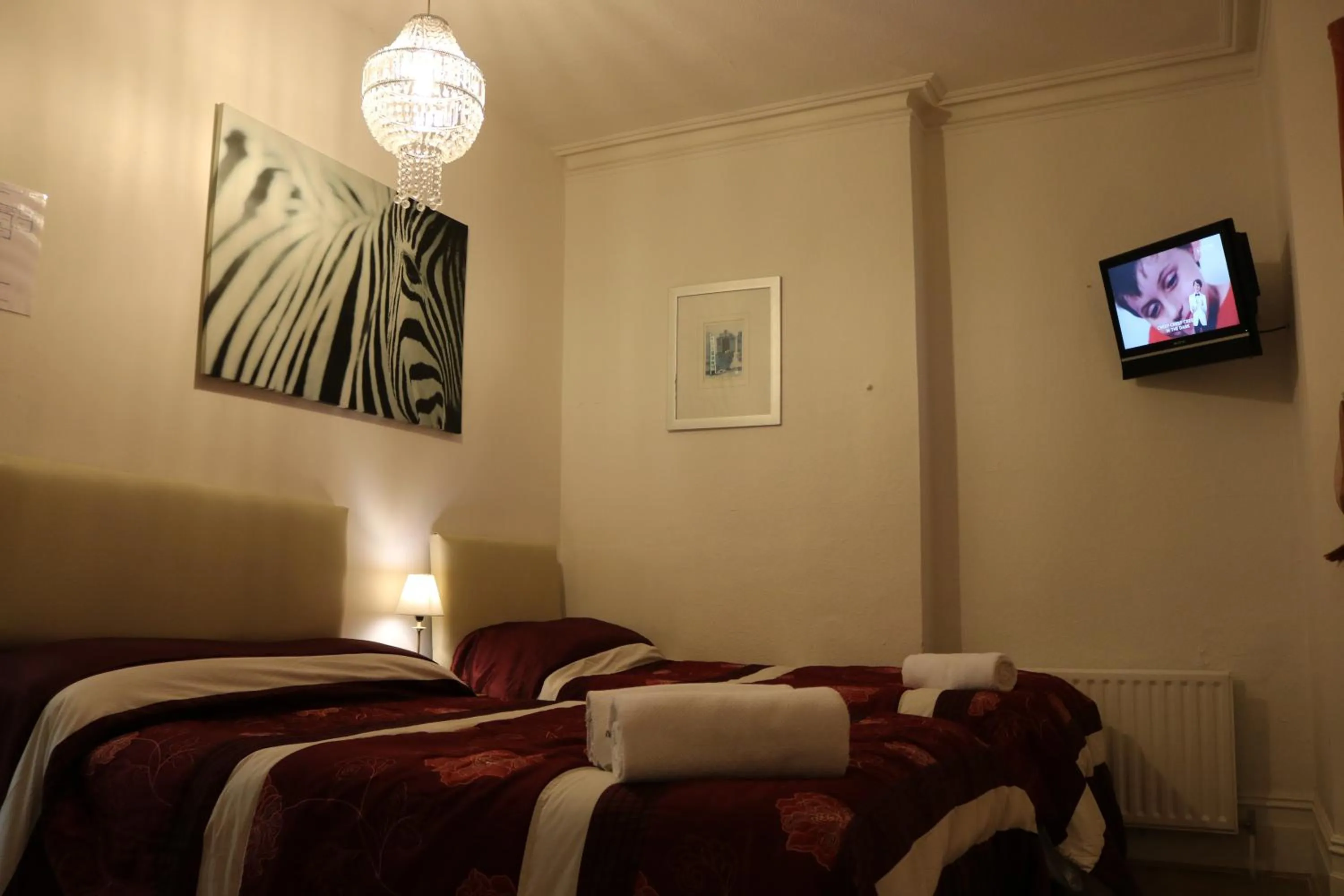 Bedroom, Bed in Anand Lodge