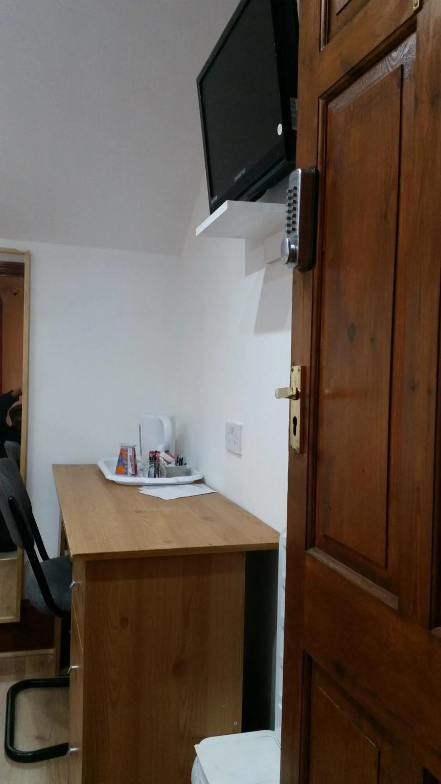 TV and multimedia in Anand Lodge