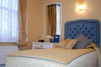 Bedroom, Bed in Hotel Riviera