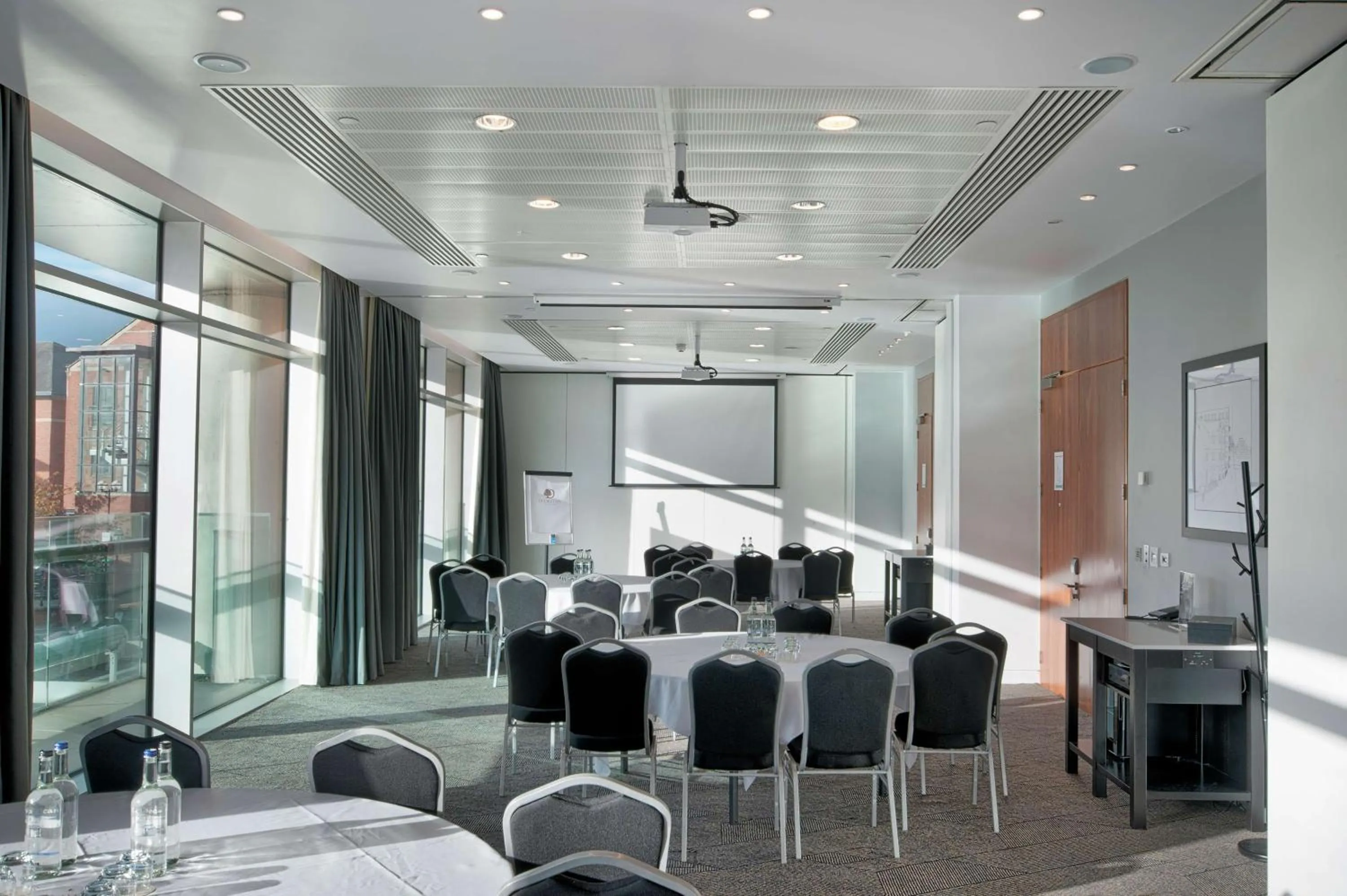 Meeting/conference room in DoubleTree by Hilton Leeds