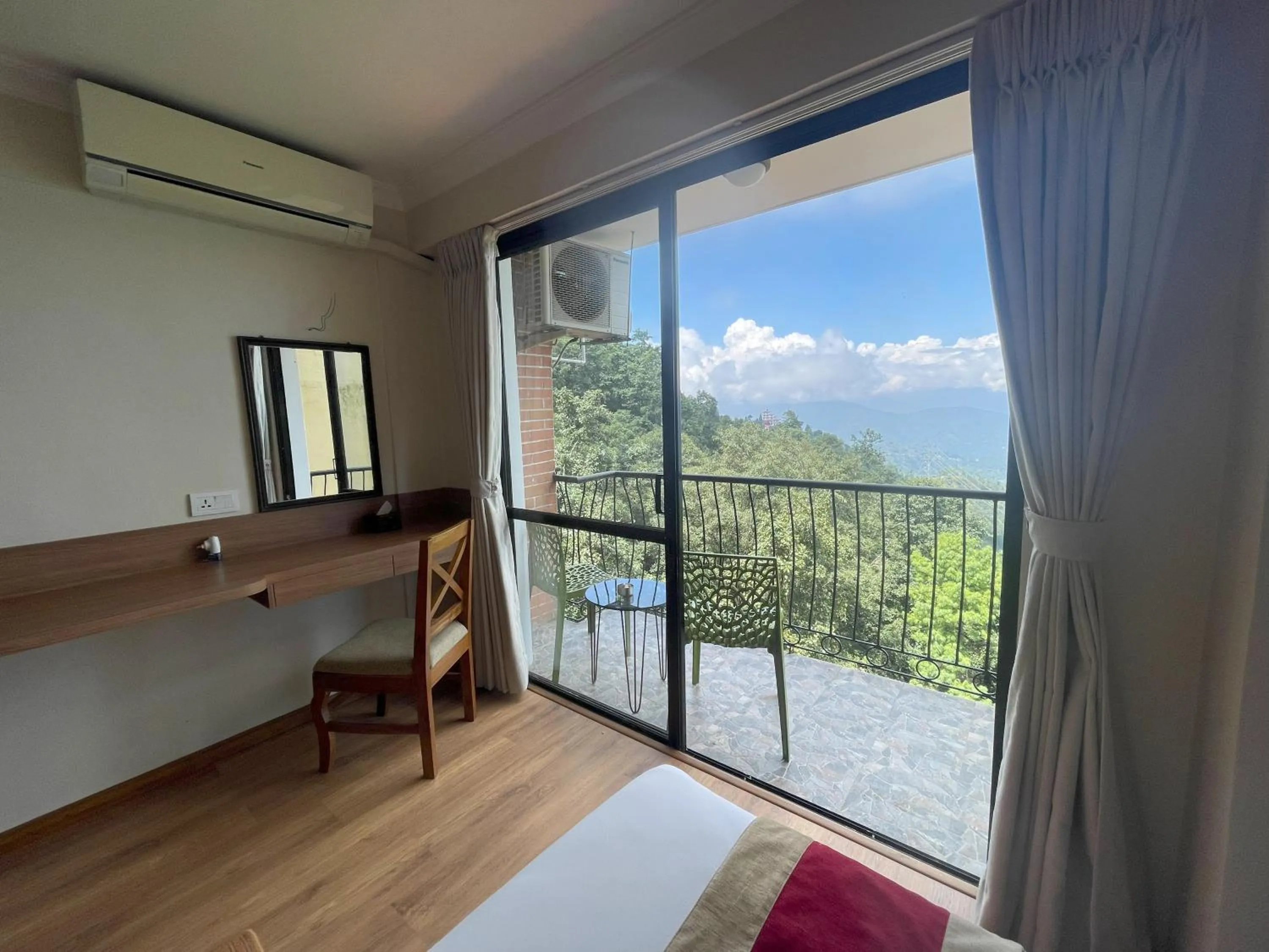 Natural landscape, Bed in Hotel Himalayan Villa - Nagarkot