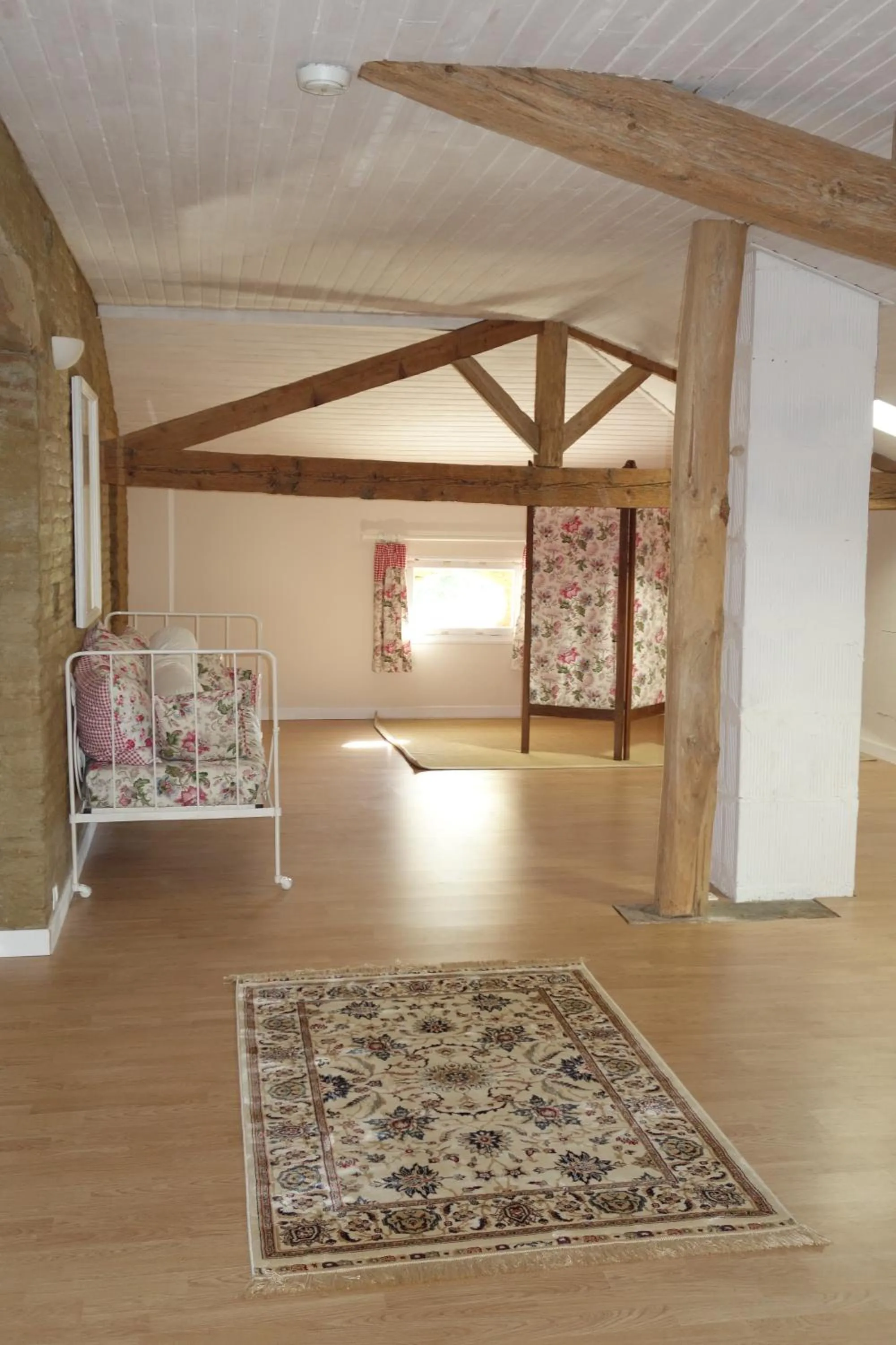 Library in Villa Toulousaine