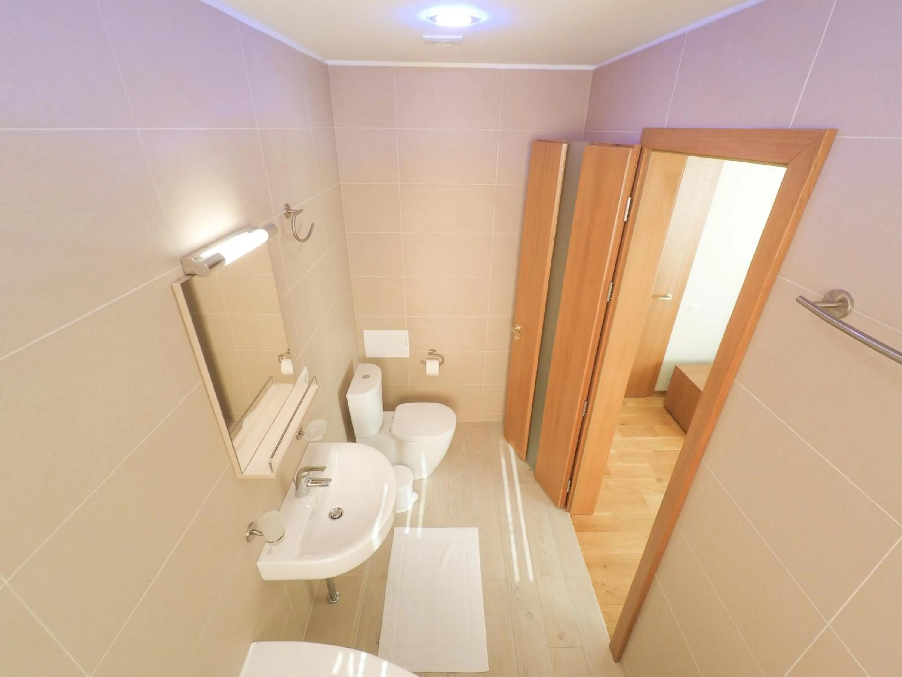 Shower in BaltHouse Apartments