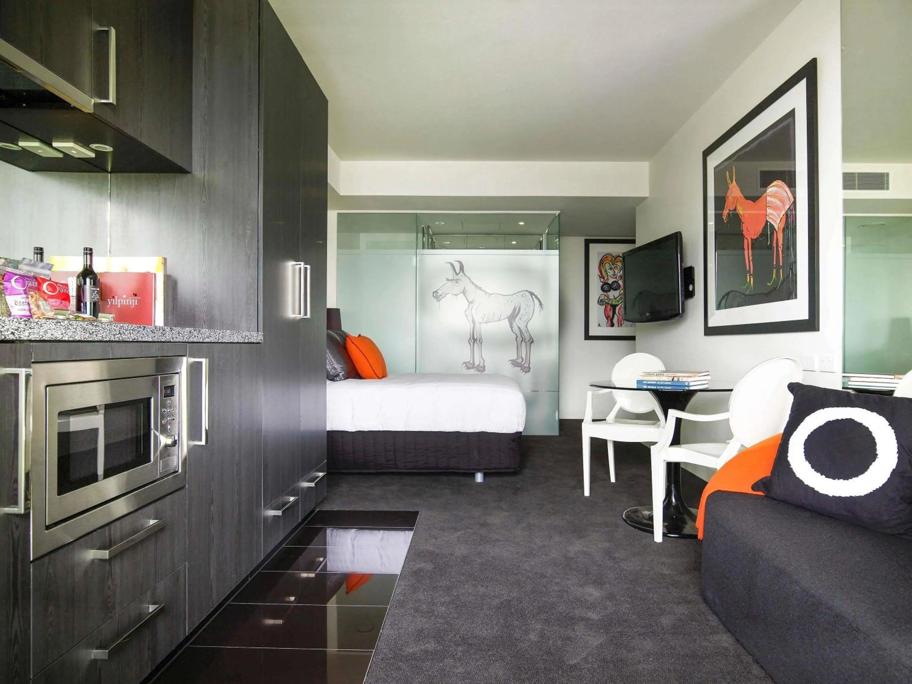 Bedroom, Bed in The Cullen Melbourne - Art Series