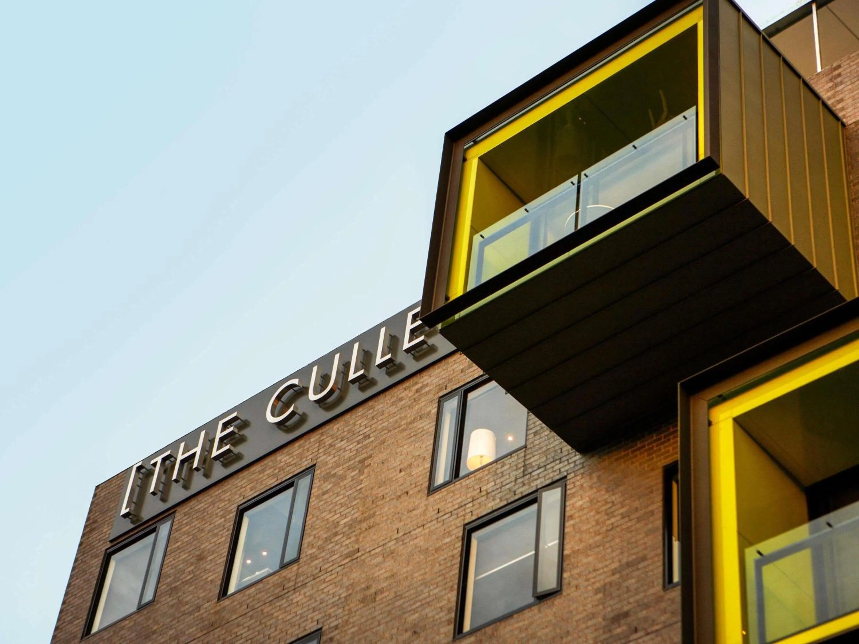 Property building in The Cullen Melbourne - Art Series