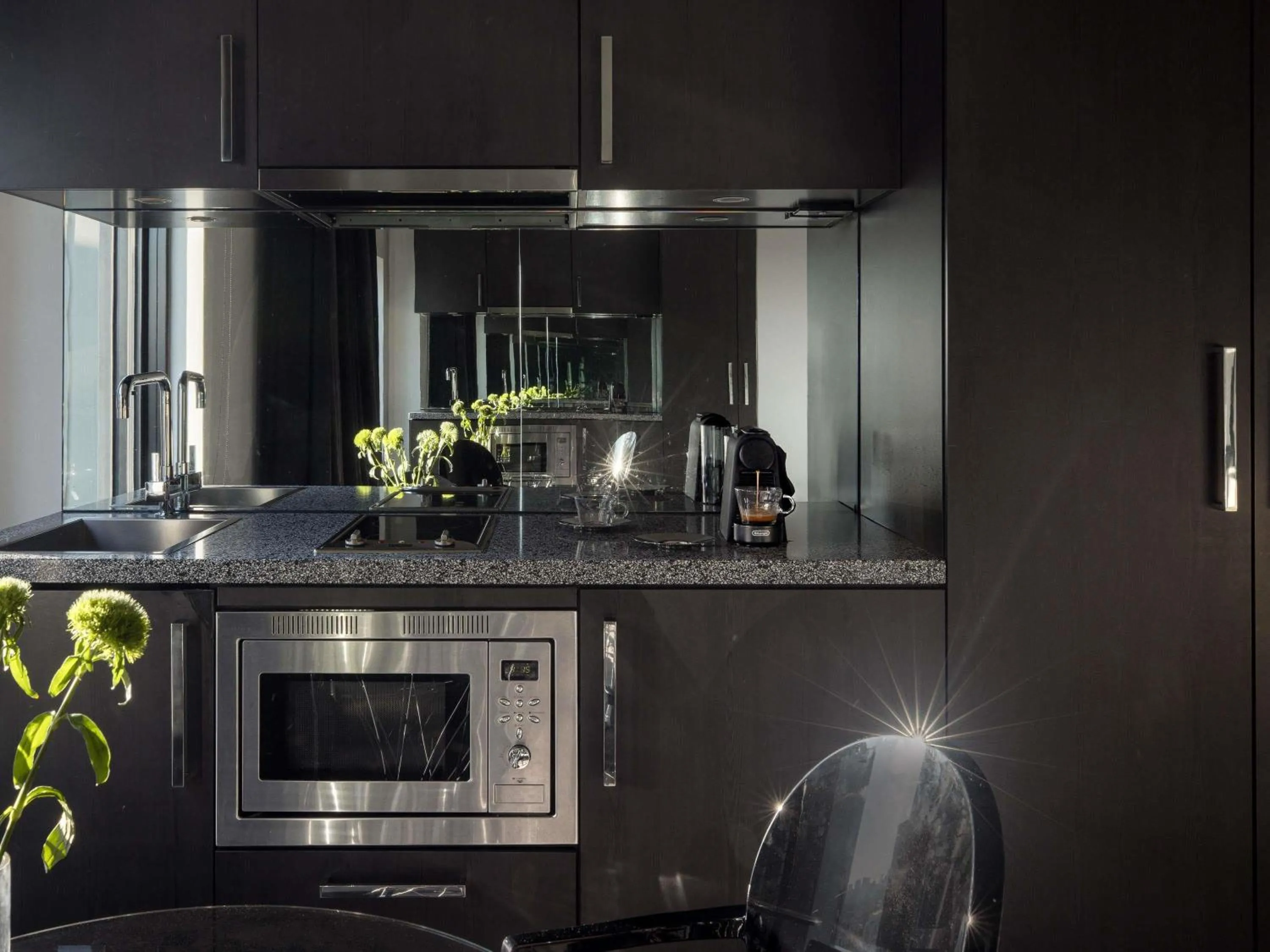 Bedroom in The Cullen Melbourne - Art Series