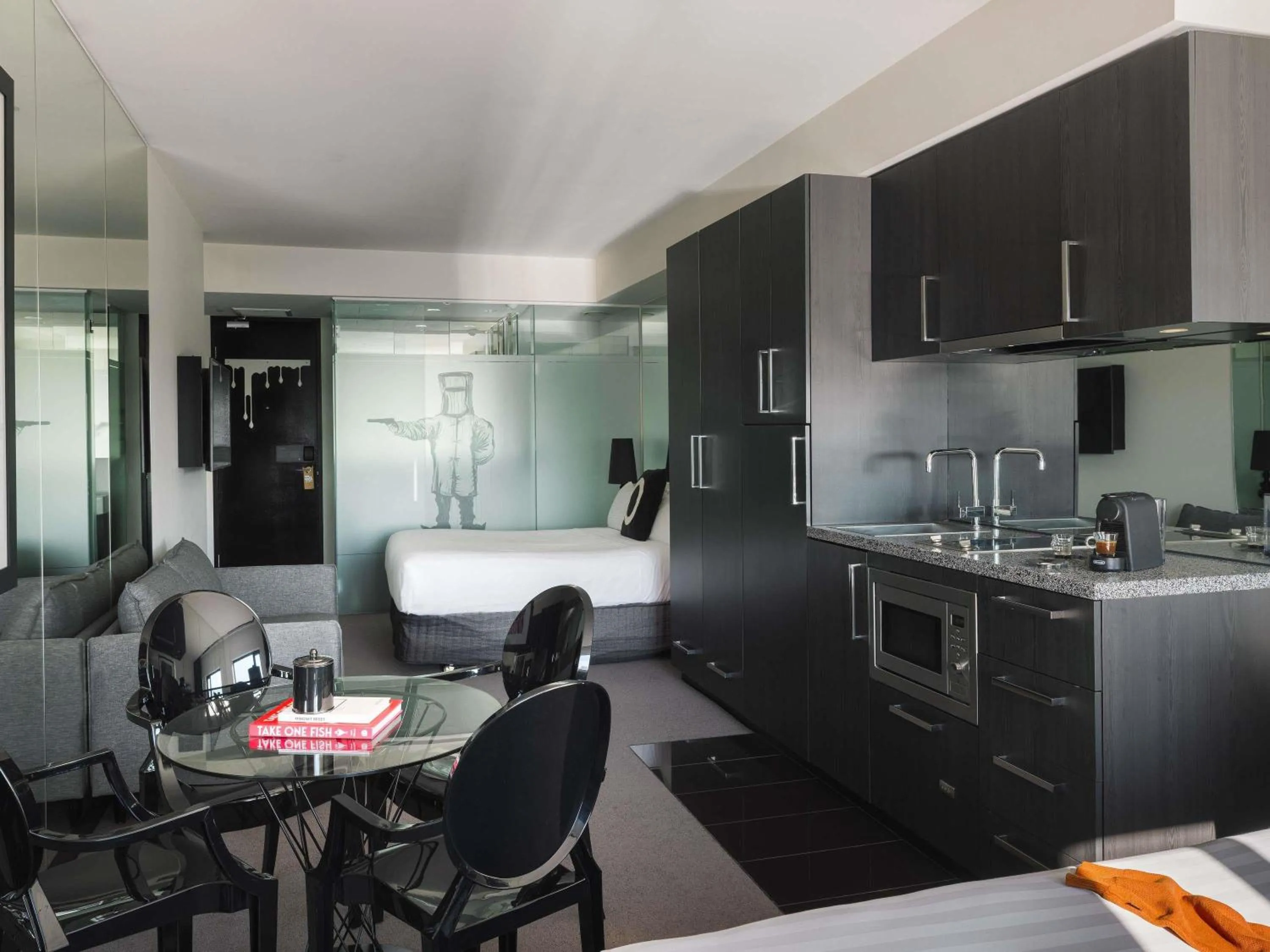 Bedroom in The Cullen Melbourne - Art Series