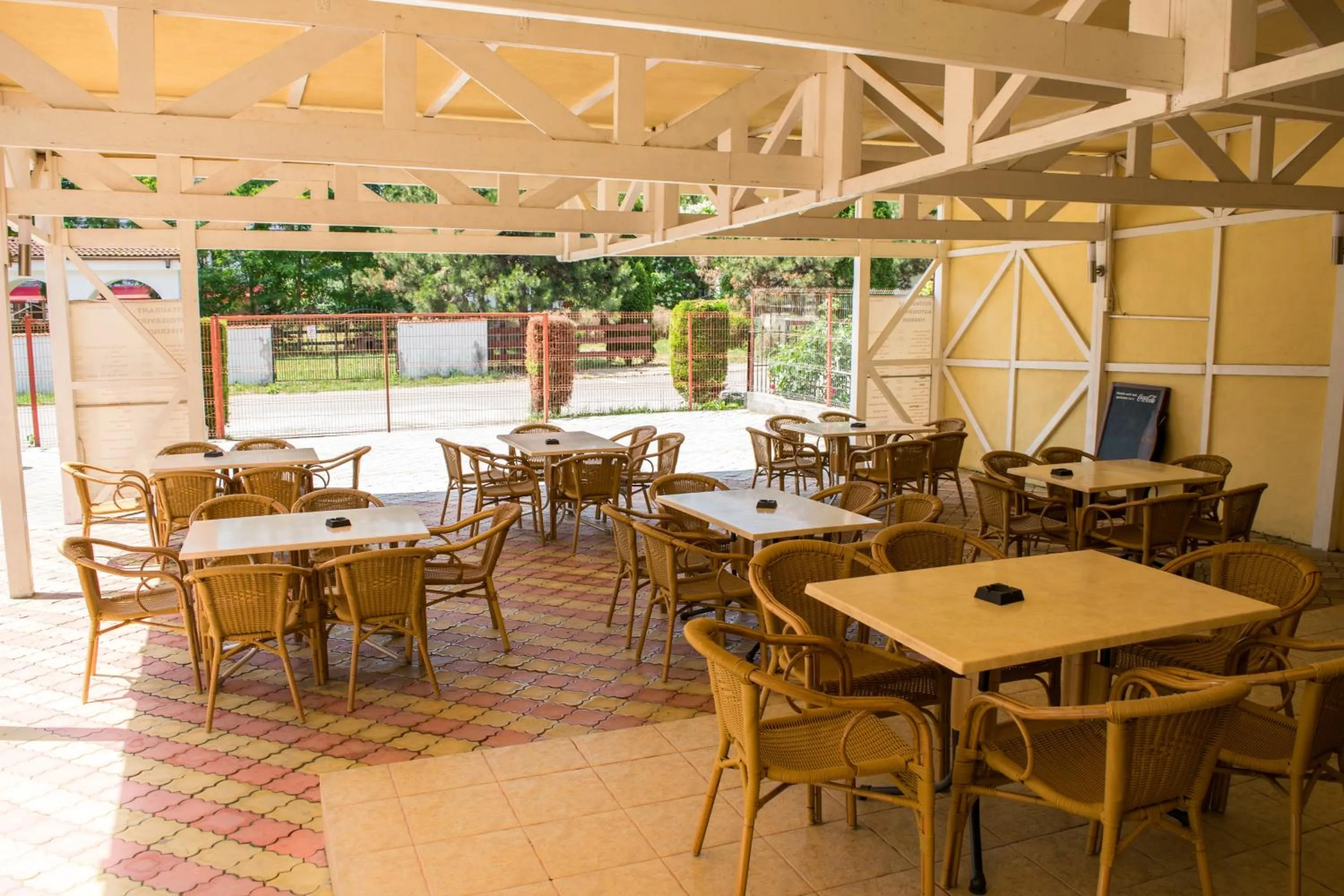 Restaurant/places to eat in Tiberius Residence