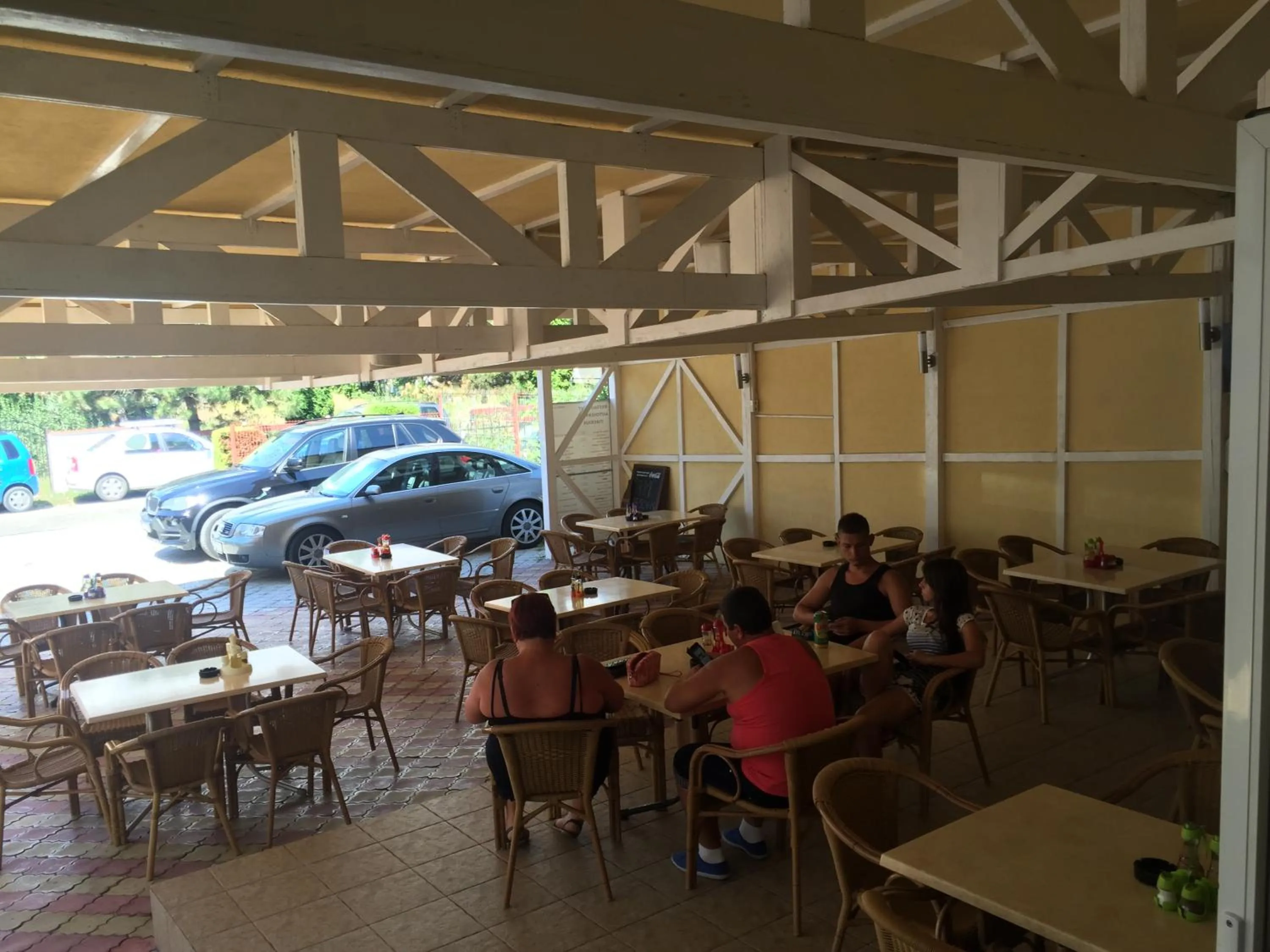 Restaurant/places to eat in Tiberius Residence