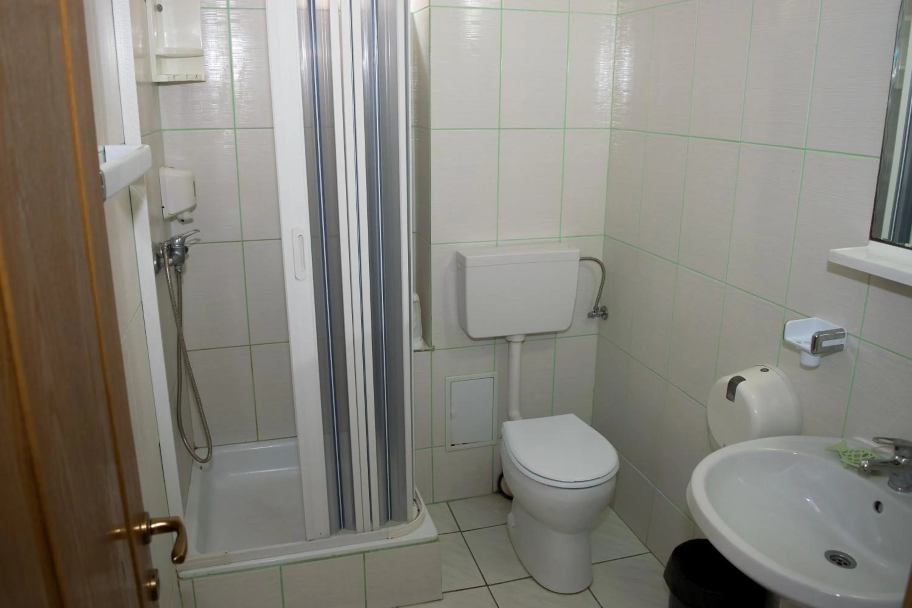 Shower in Tiberius Residence