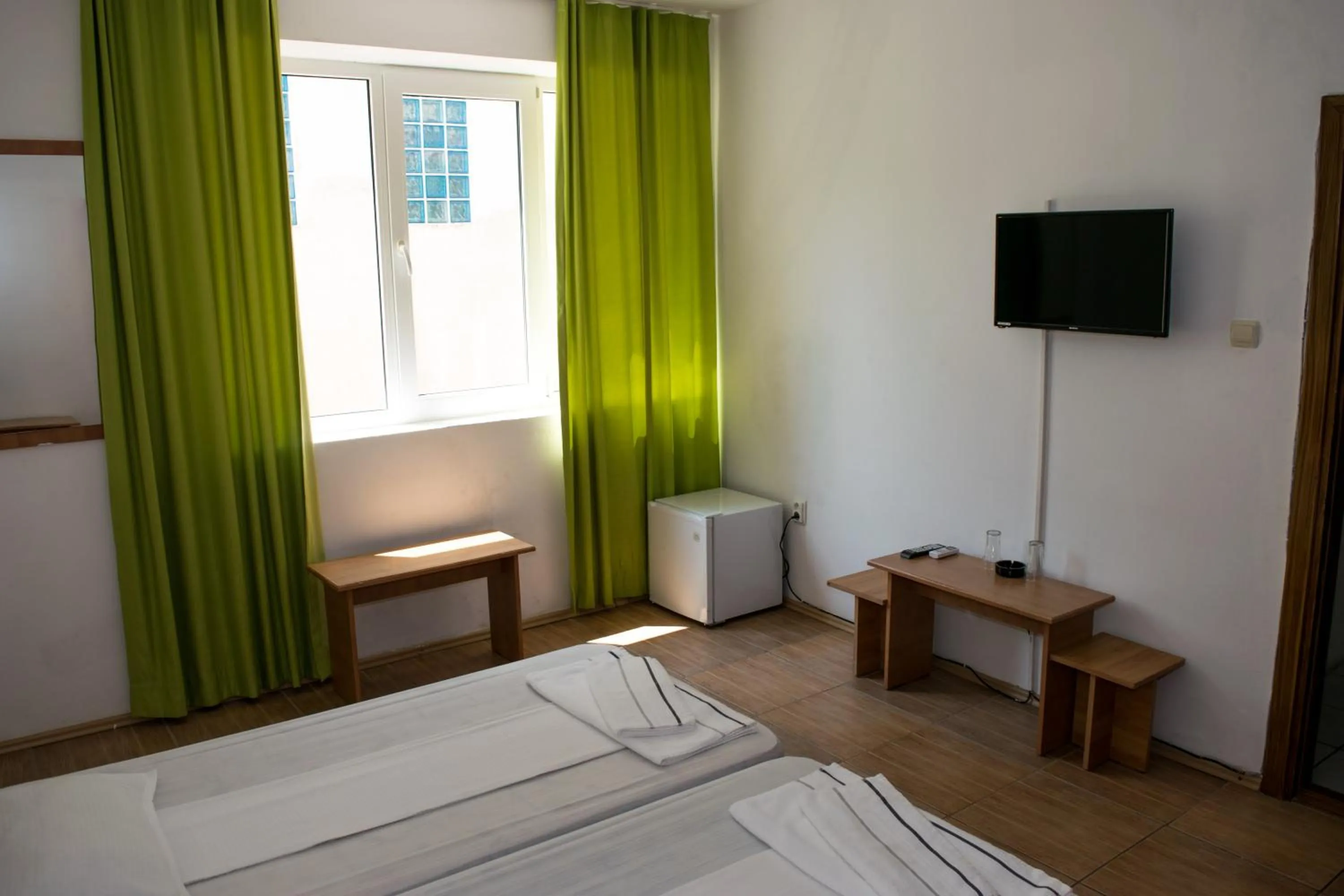 Photo of the whole room, Bed in Tiberius Residence