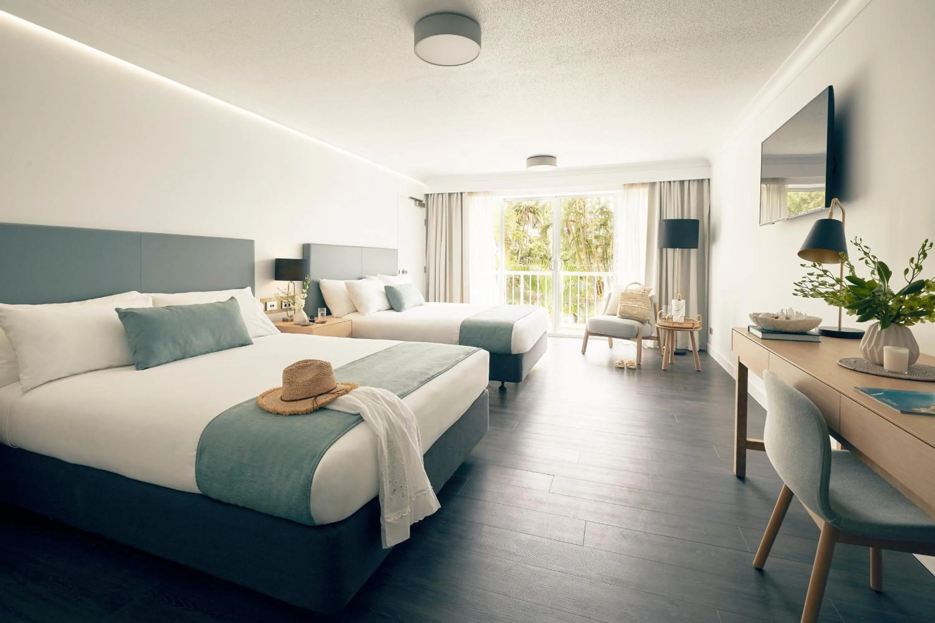 Property building, Bed in Daydream Island Resort