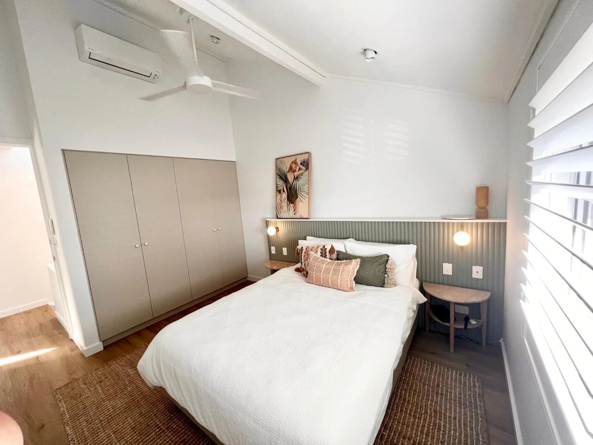 Bed in Glen Eden Beach Resort