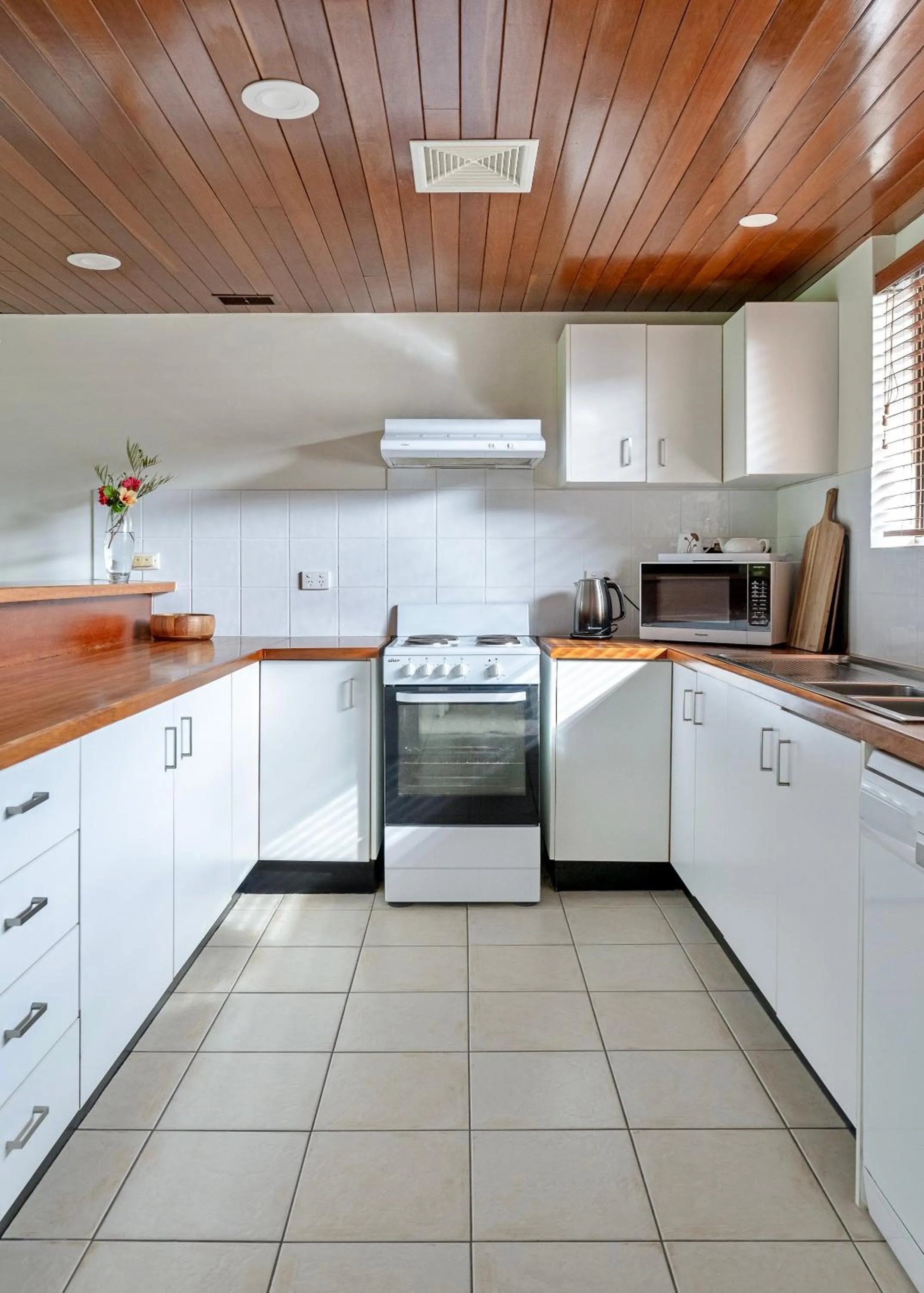 Glen Eden Beach Resort