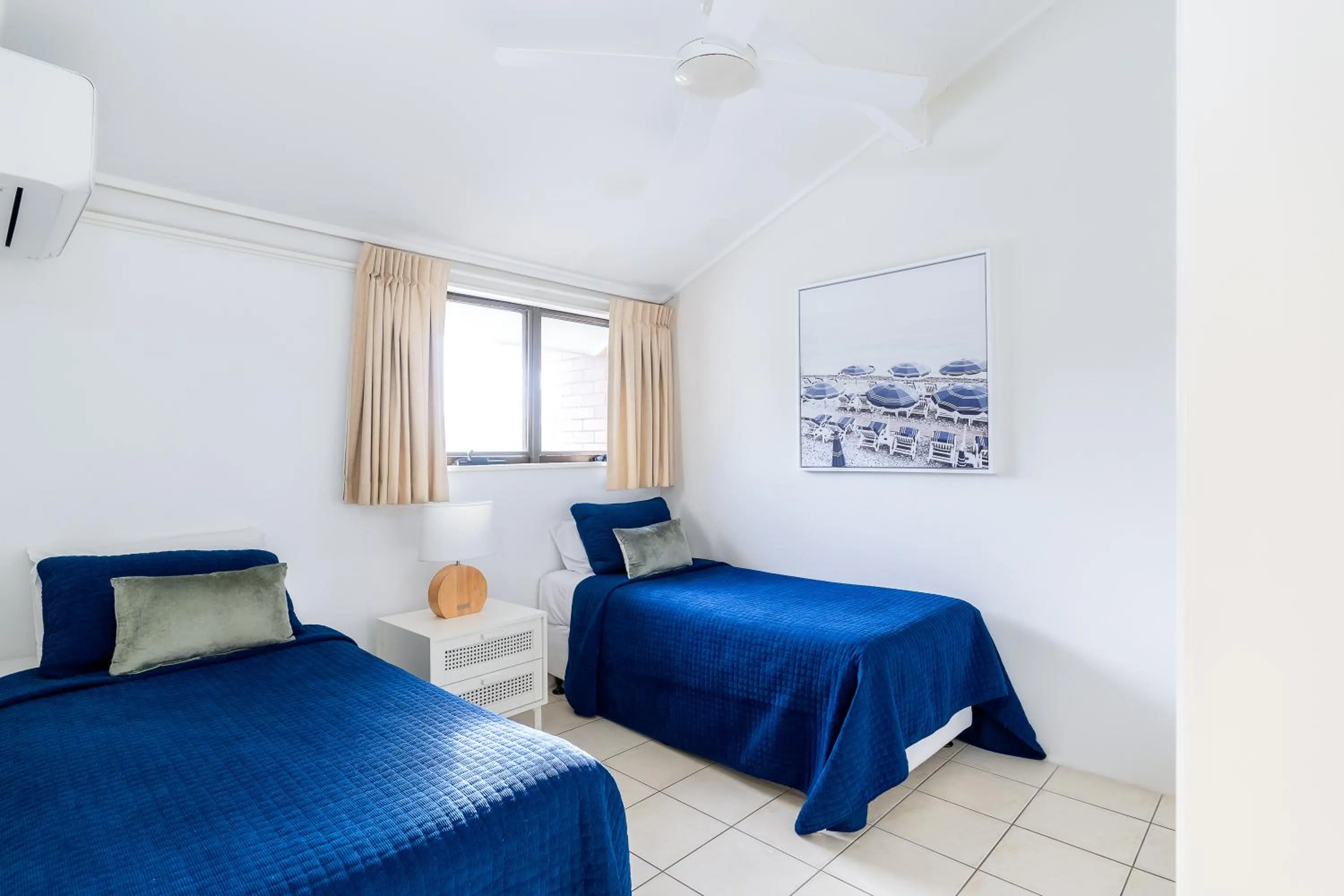 Bed in Glen Eden Beach Resort