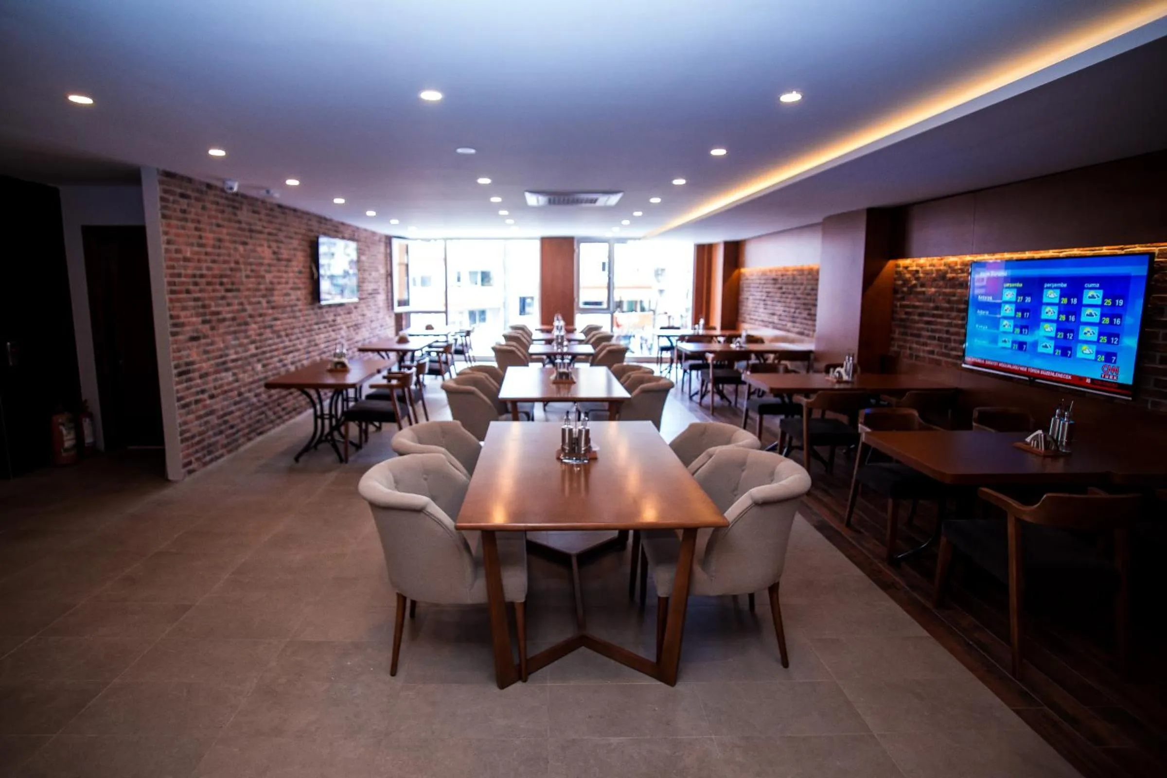 Restaurant/places to eat in Aripsas Hotel