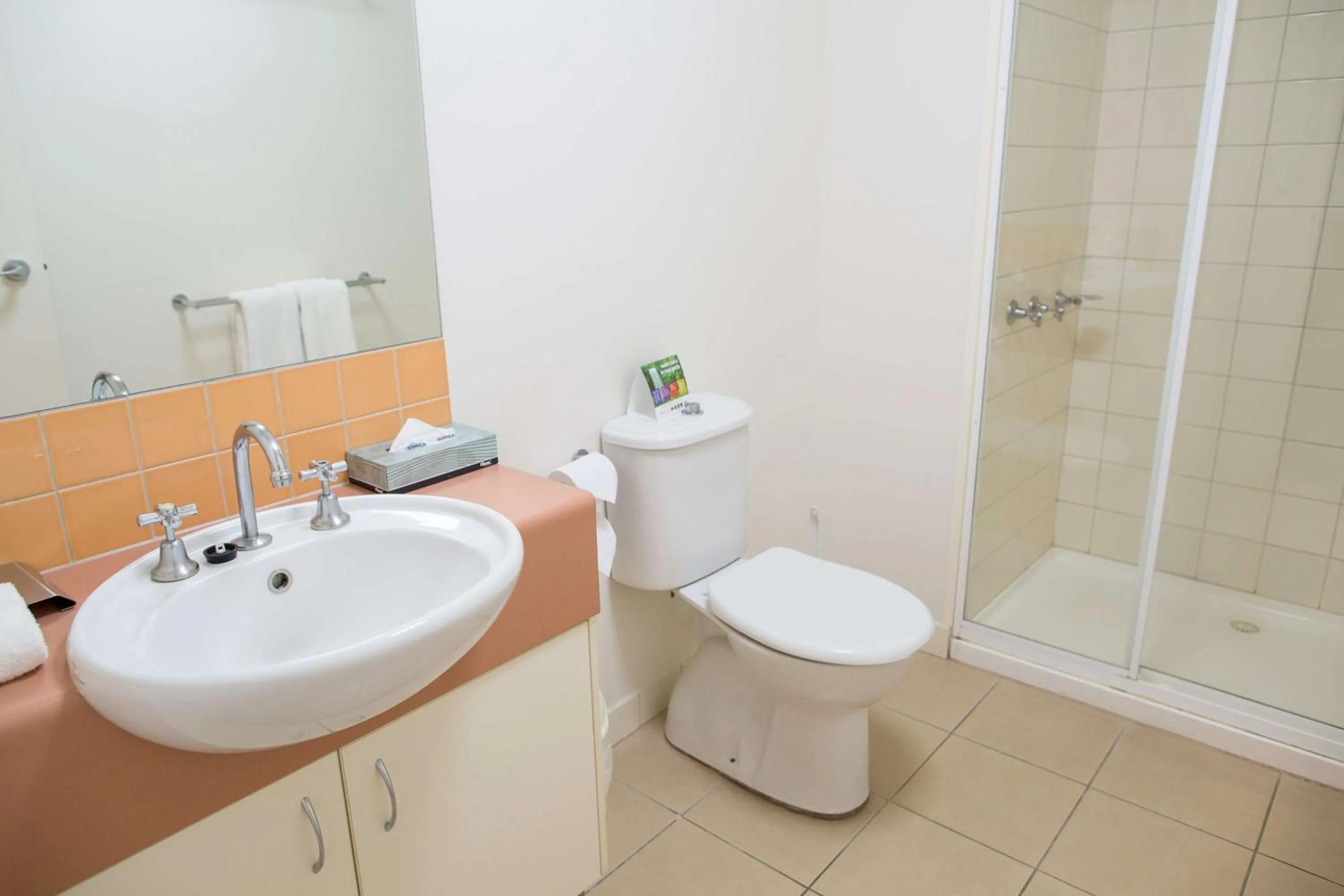 Bathroom in Metro Advance Apartments & Hotel