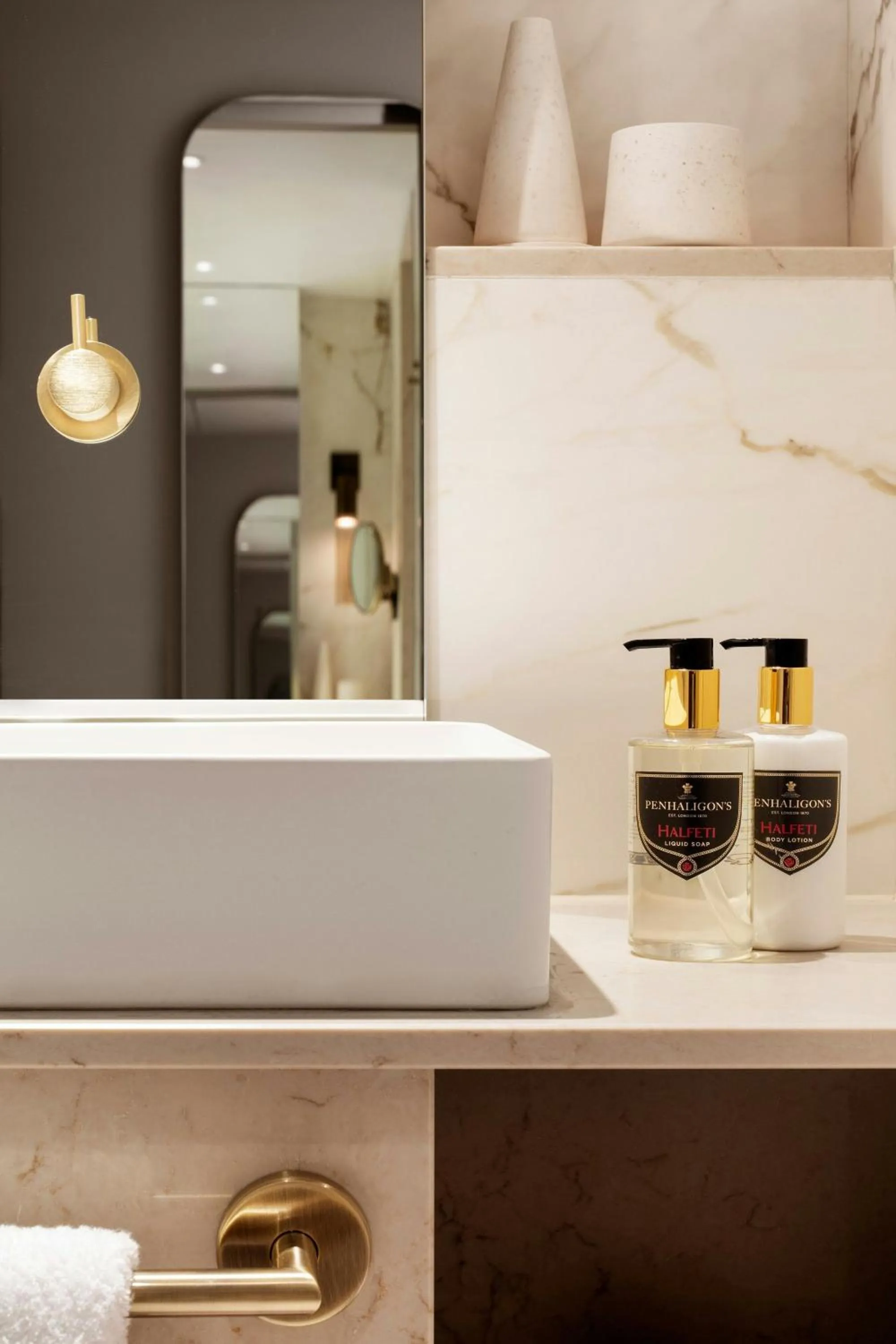 Bathroom in Montcalm Mayfair, Autograph Collection