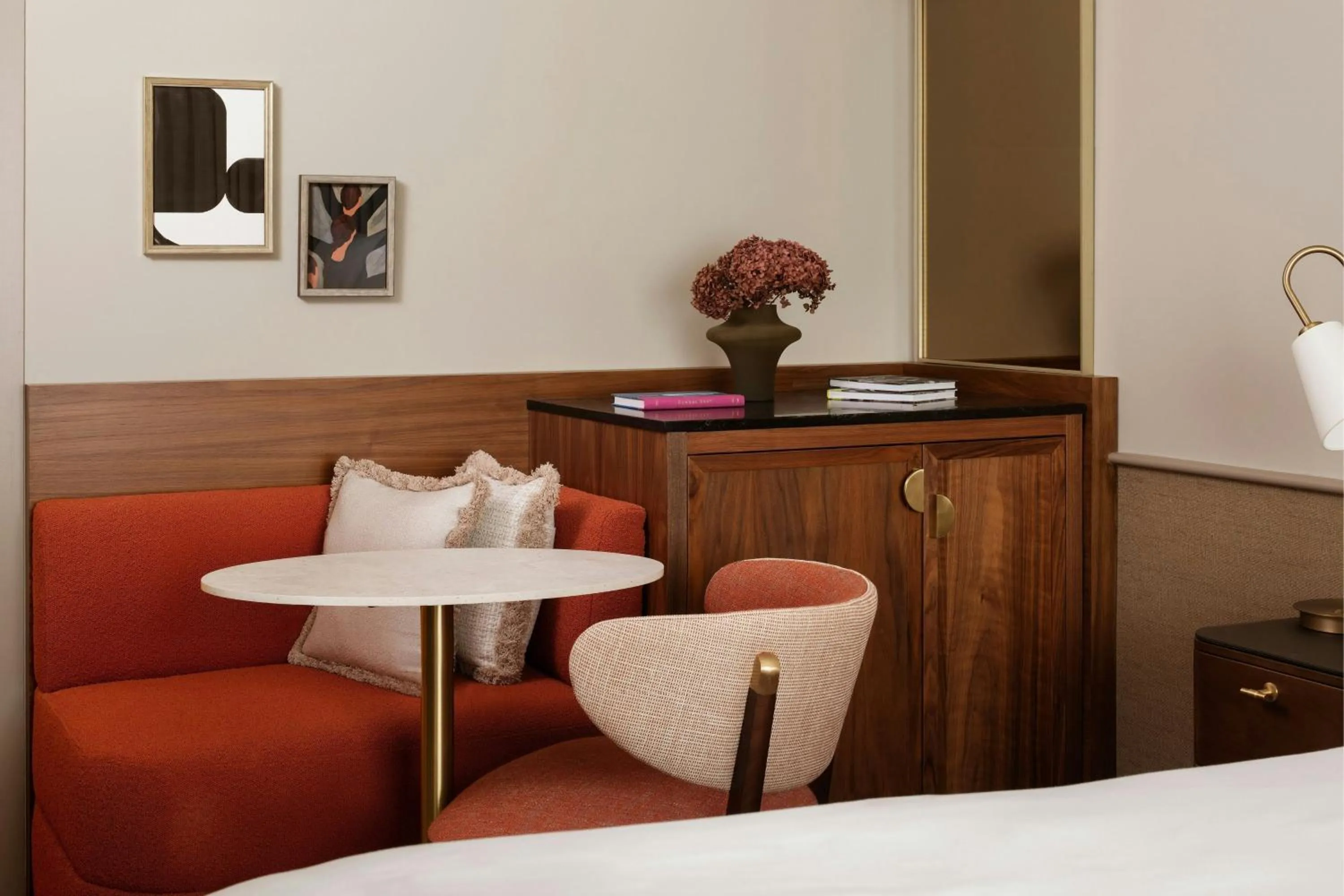 Photo of the whole room, Bed in Montcalm Mayfair, Autograph Collection