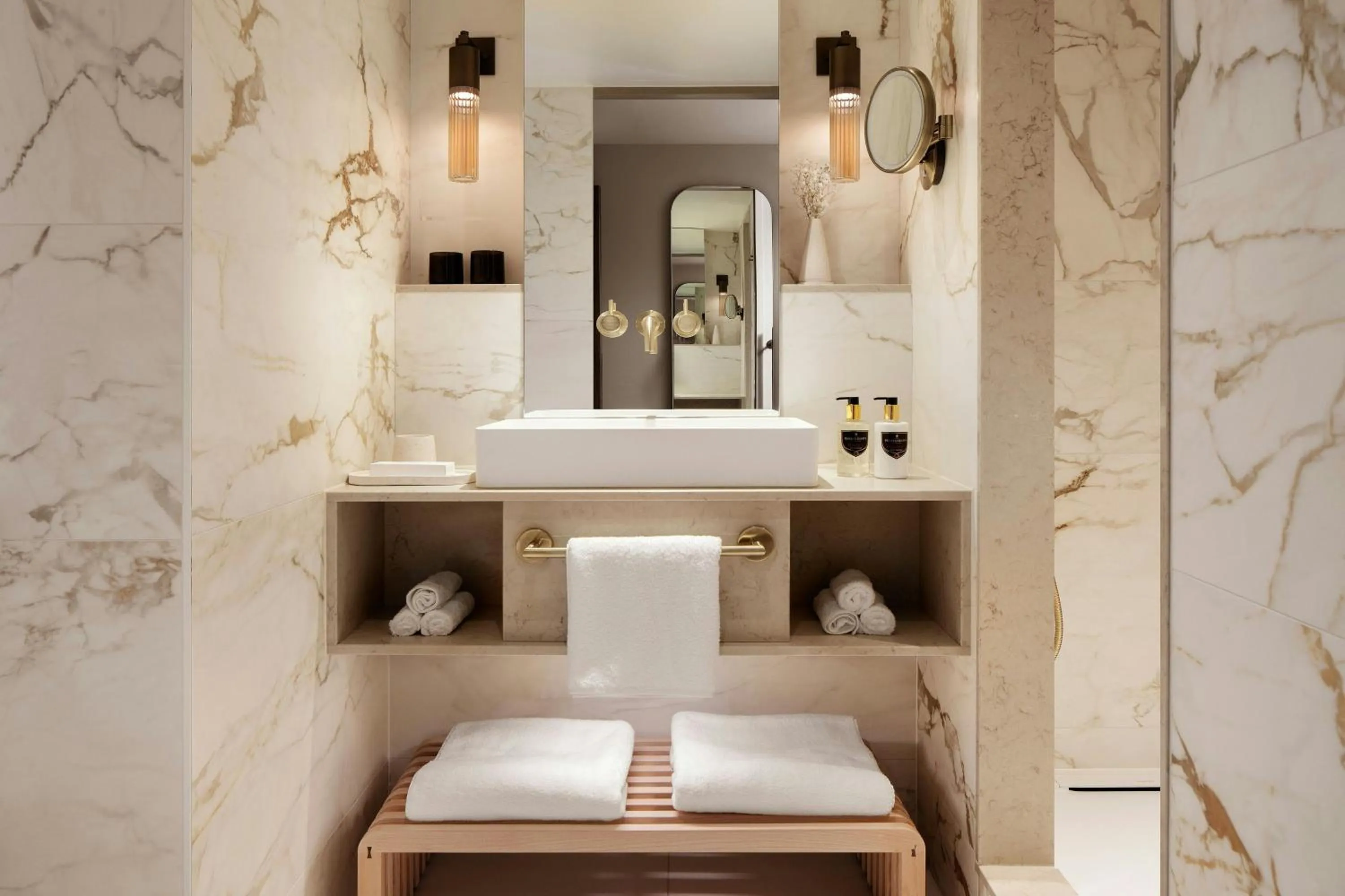 Bathroom in Montcalm Mayfair, Autograph Collection