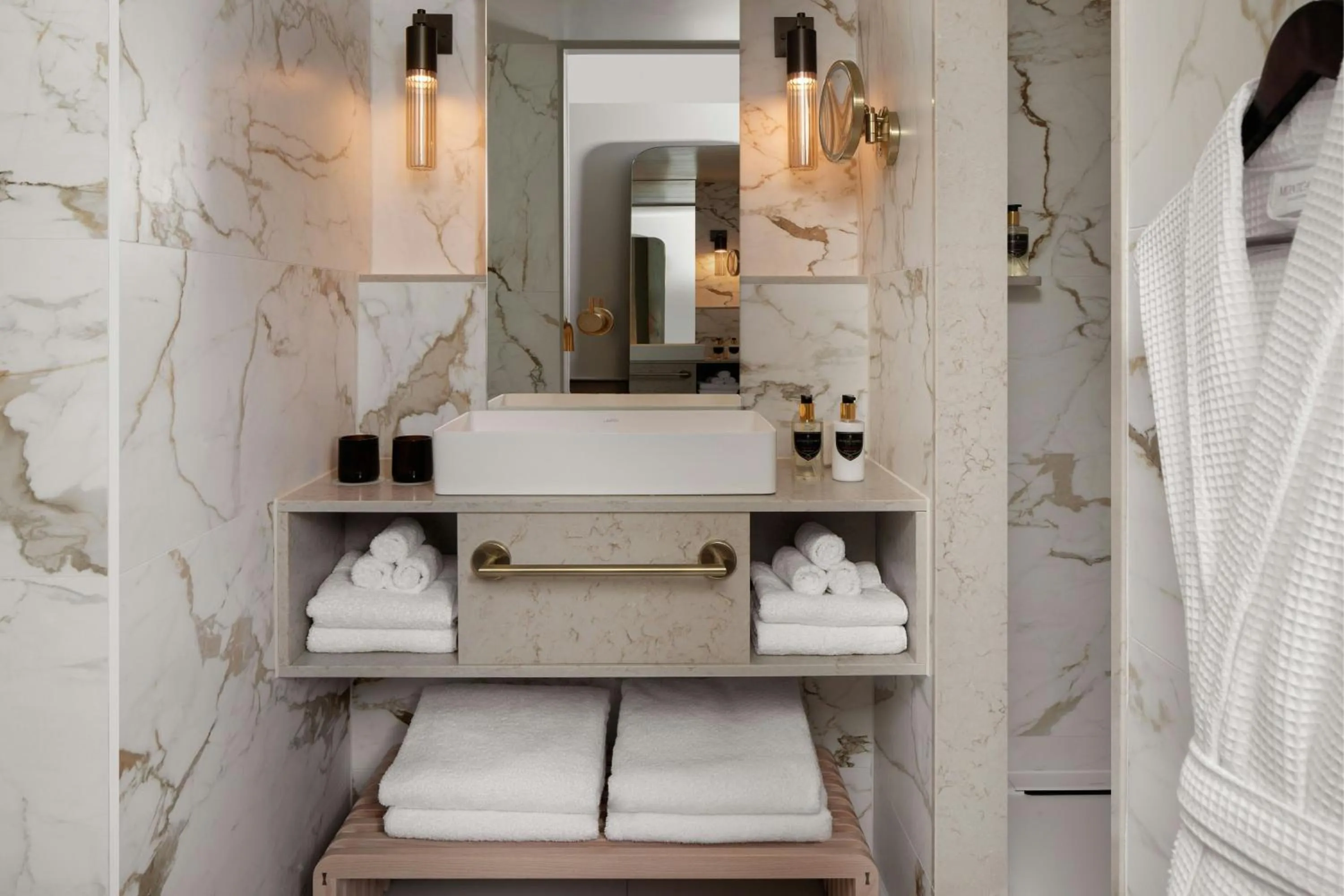 Bathroom in Montcalm Mayfair, Autograph Collection