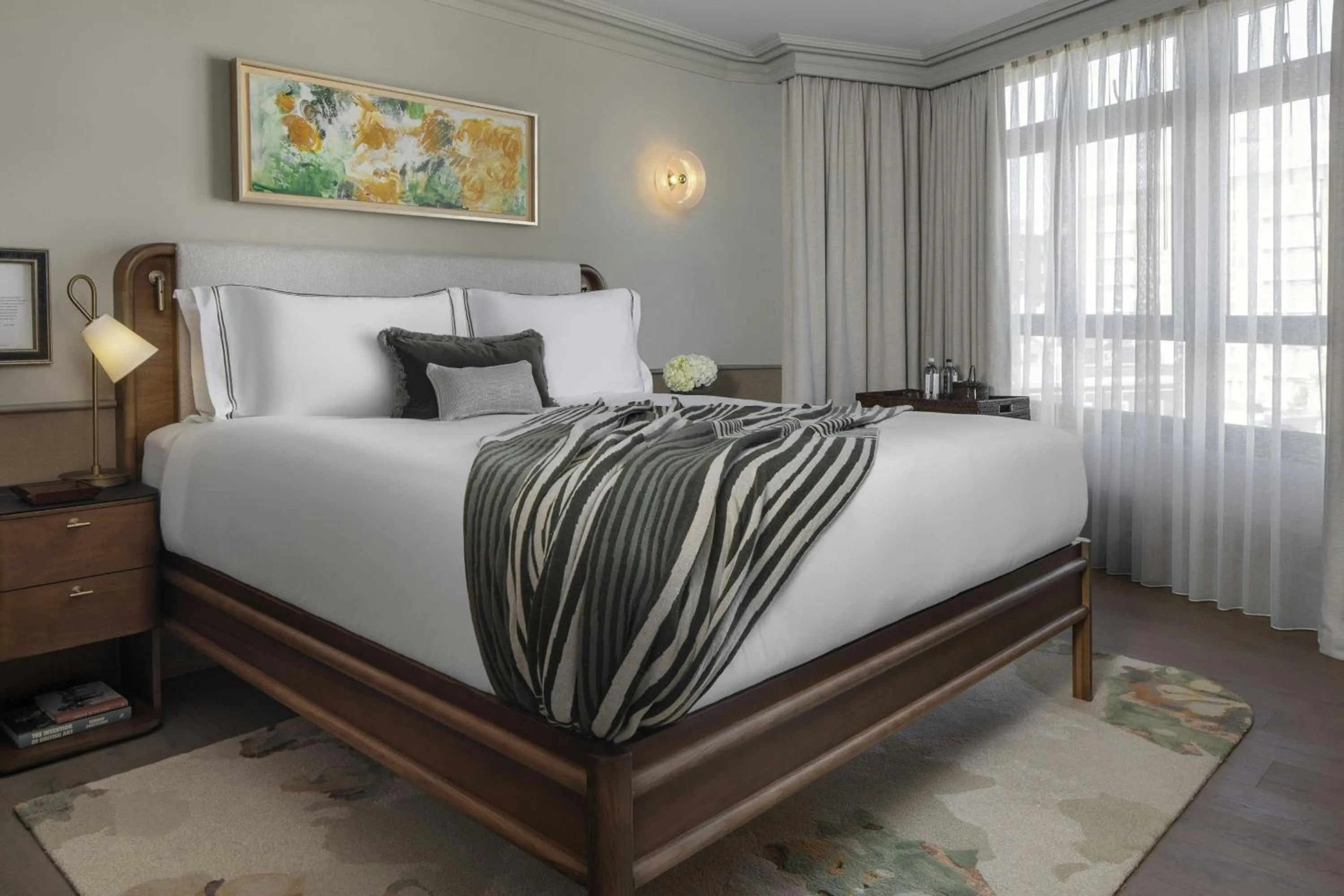 Photo of the whole room, Bed in Montcalm Mayfair, Autograph Collection