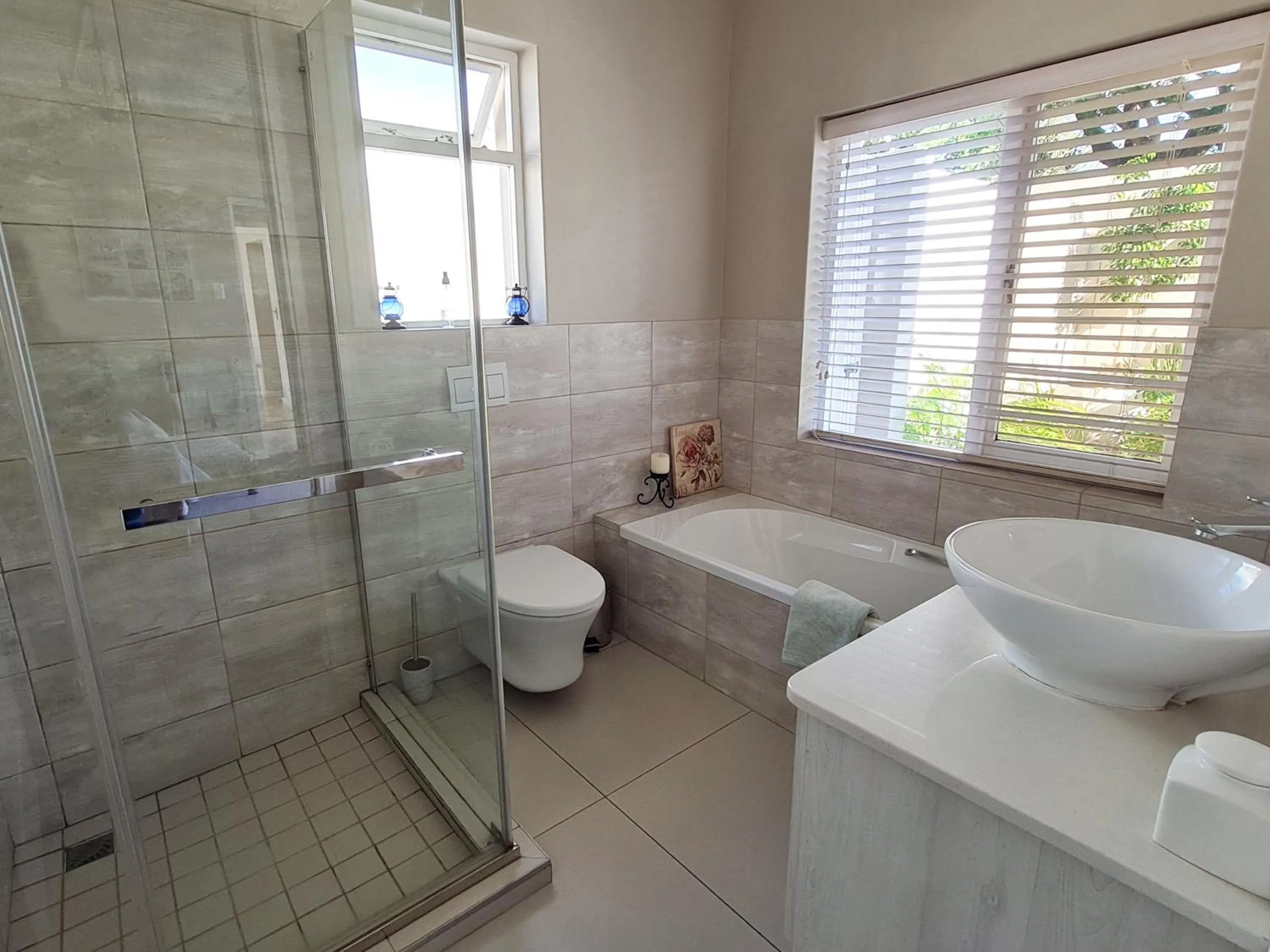 Bathroom in Cherry Berry Lodge