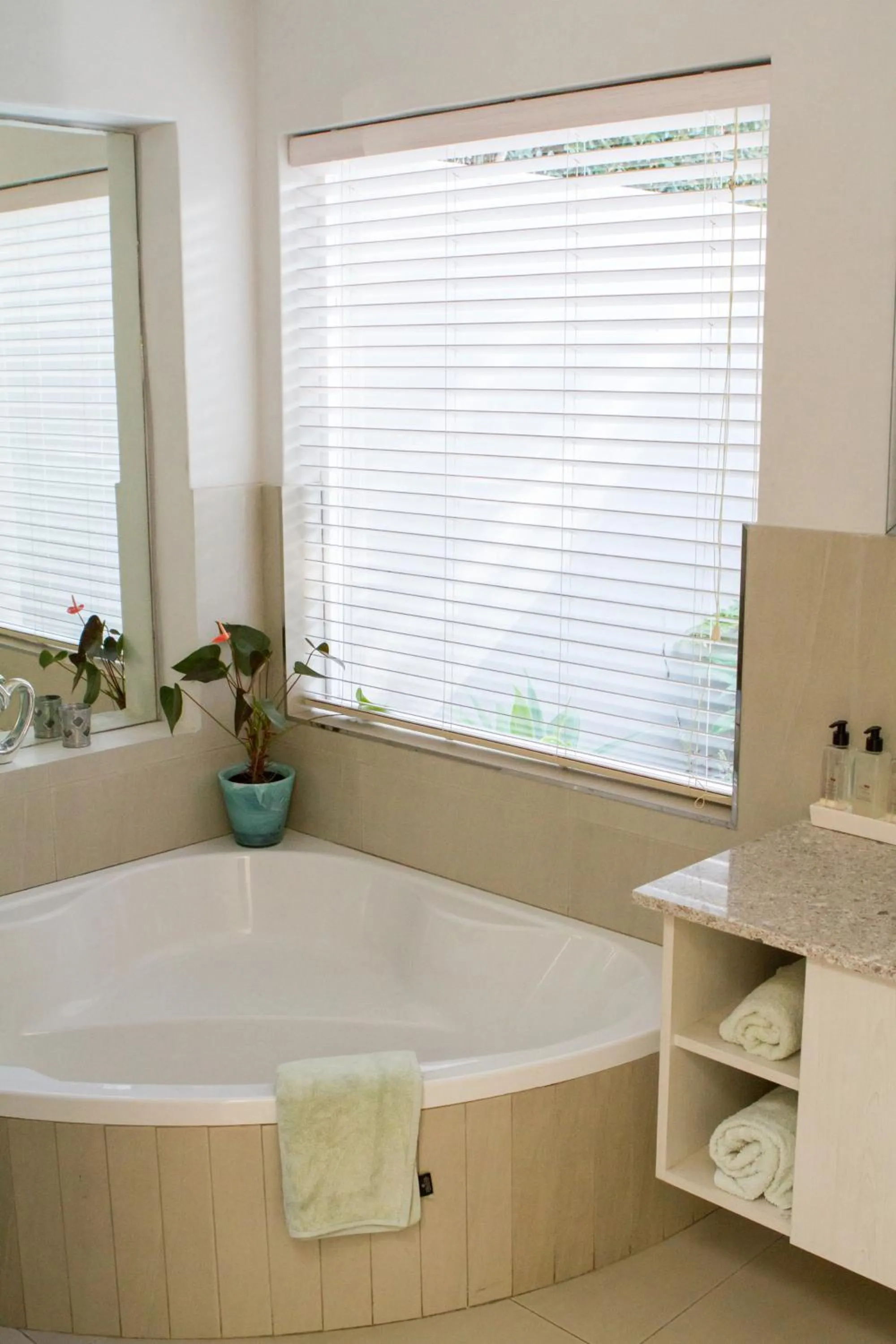 Bathroom in Cherry Berry Lodge