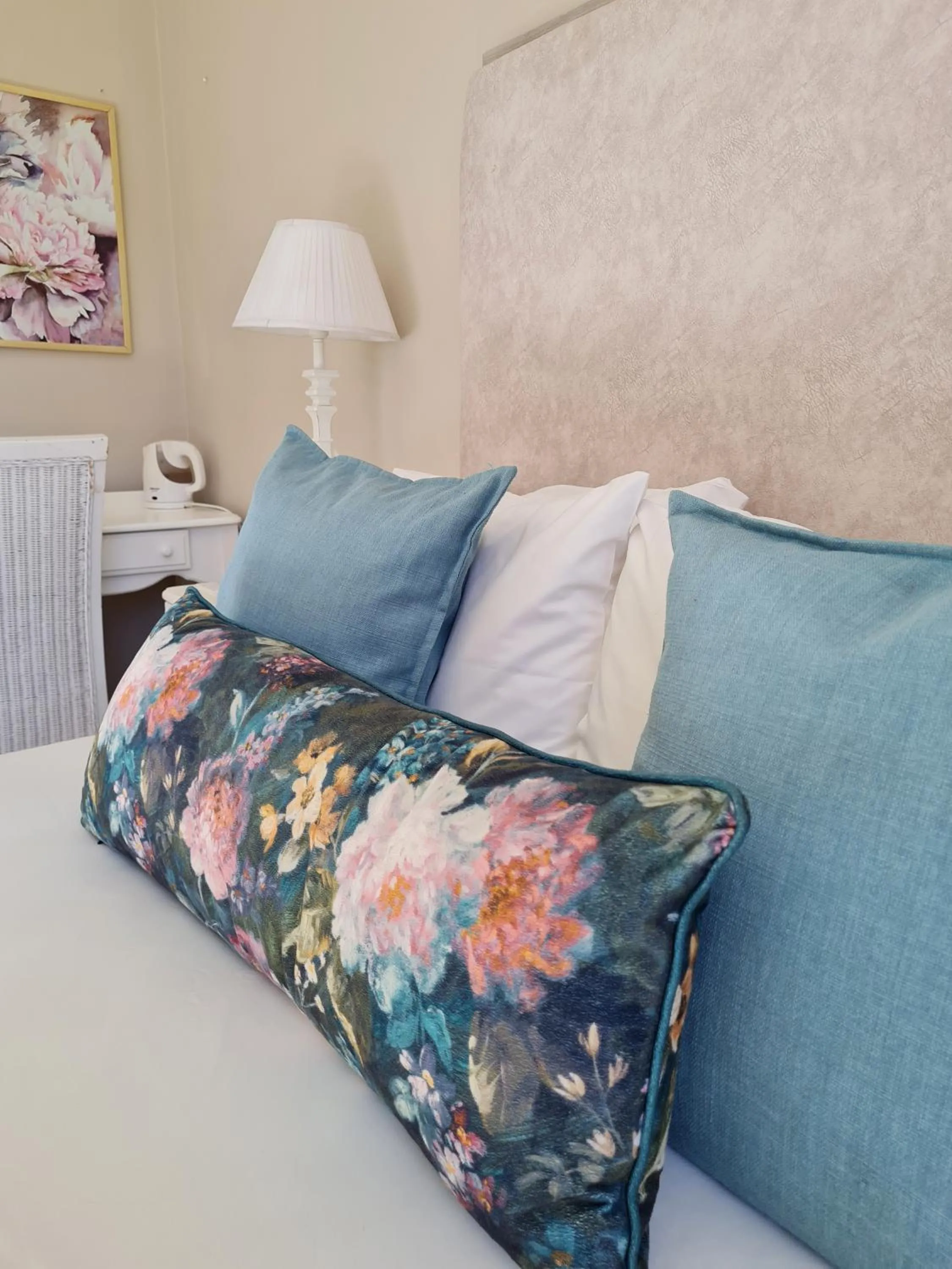 Bed in Cherry Berry Lodge